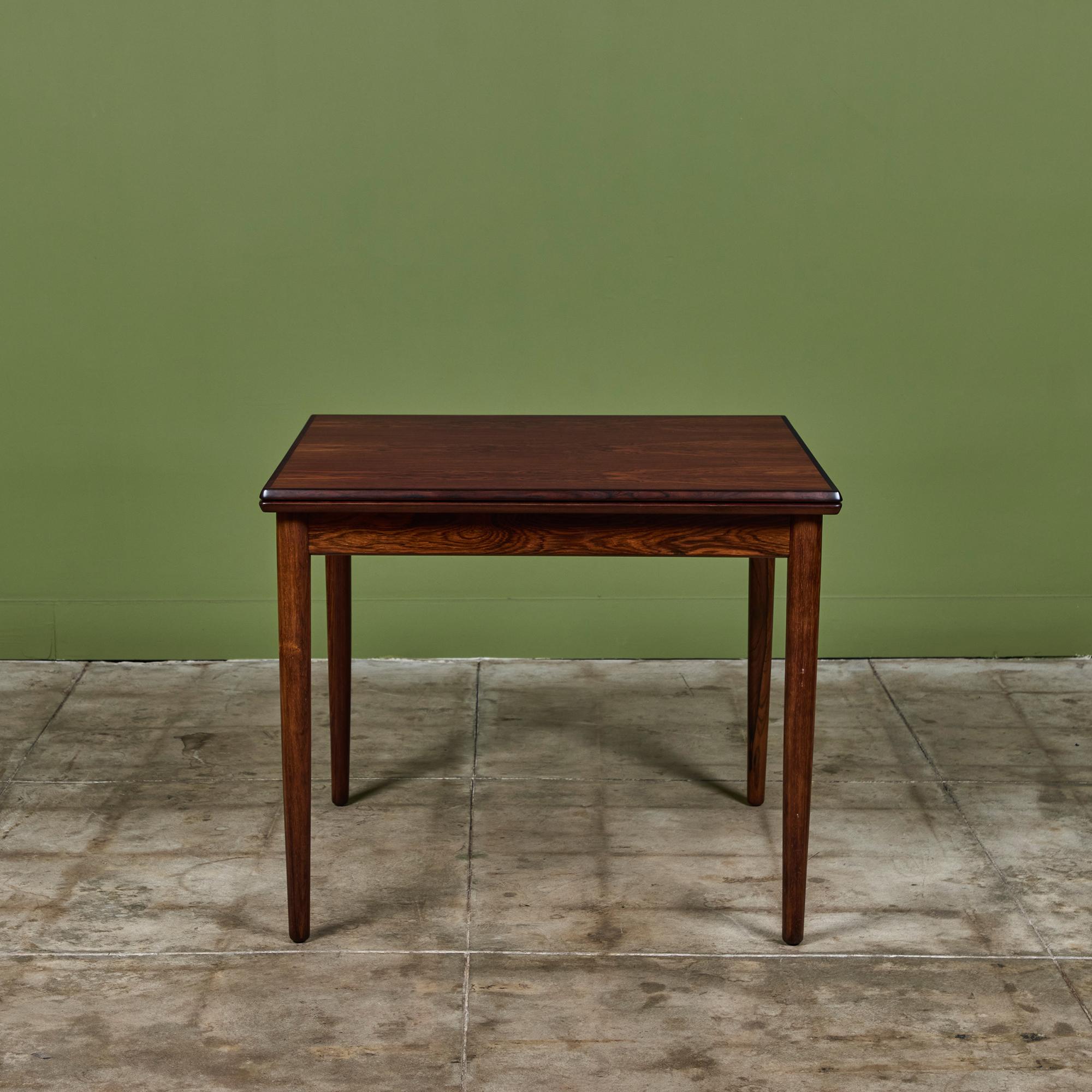 Mesa de juego danesa con tablero de palisandro y cuero Cuero en venta