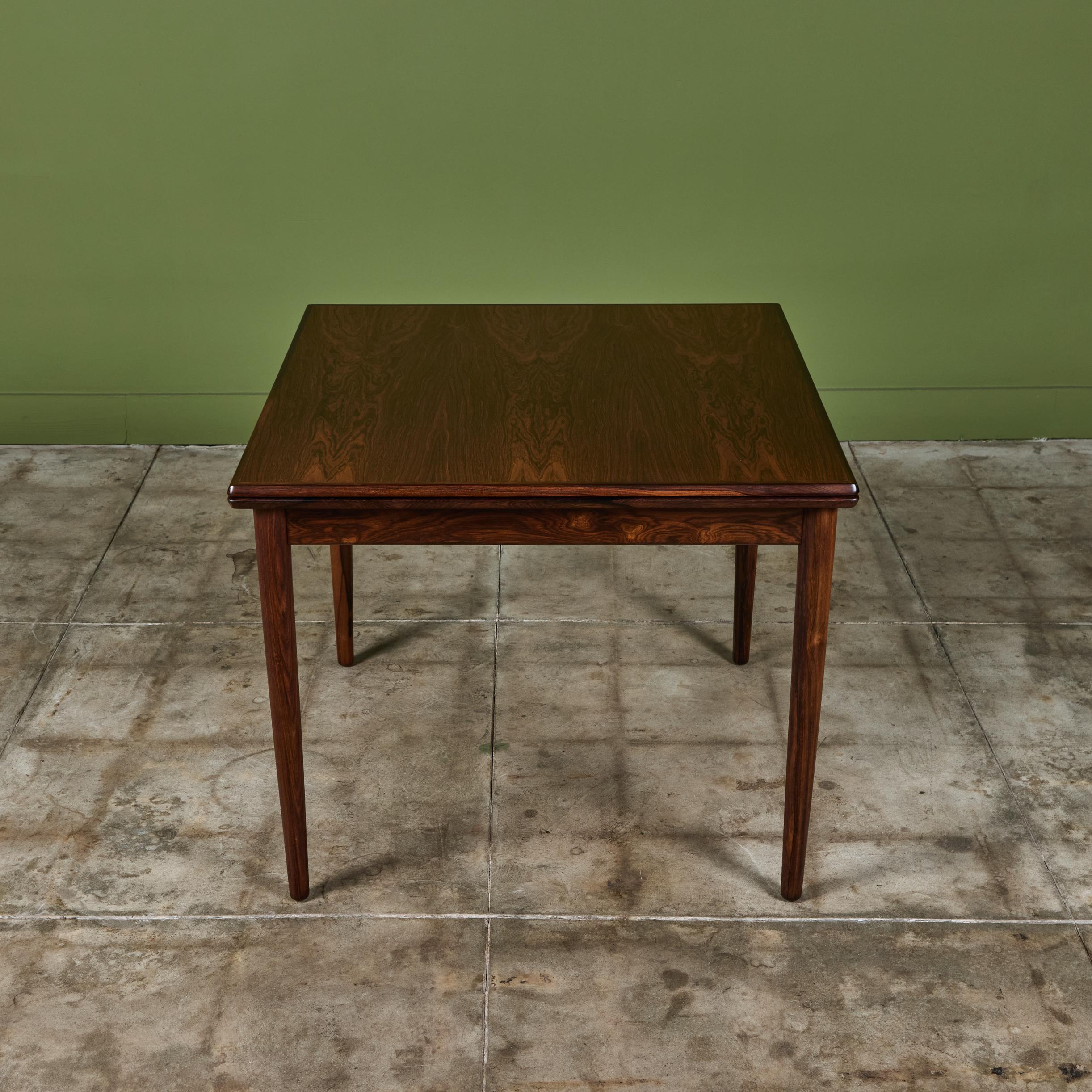 Mesa de juego danesa con tablero de palisandro y cuero en venta 1