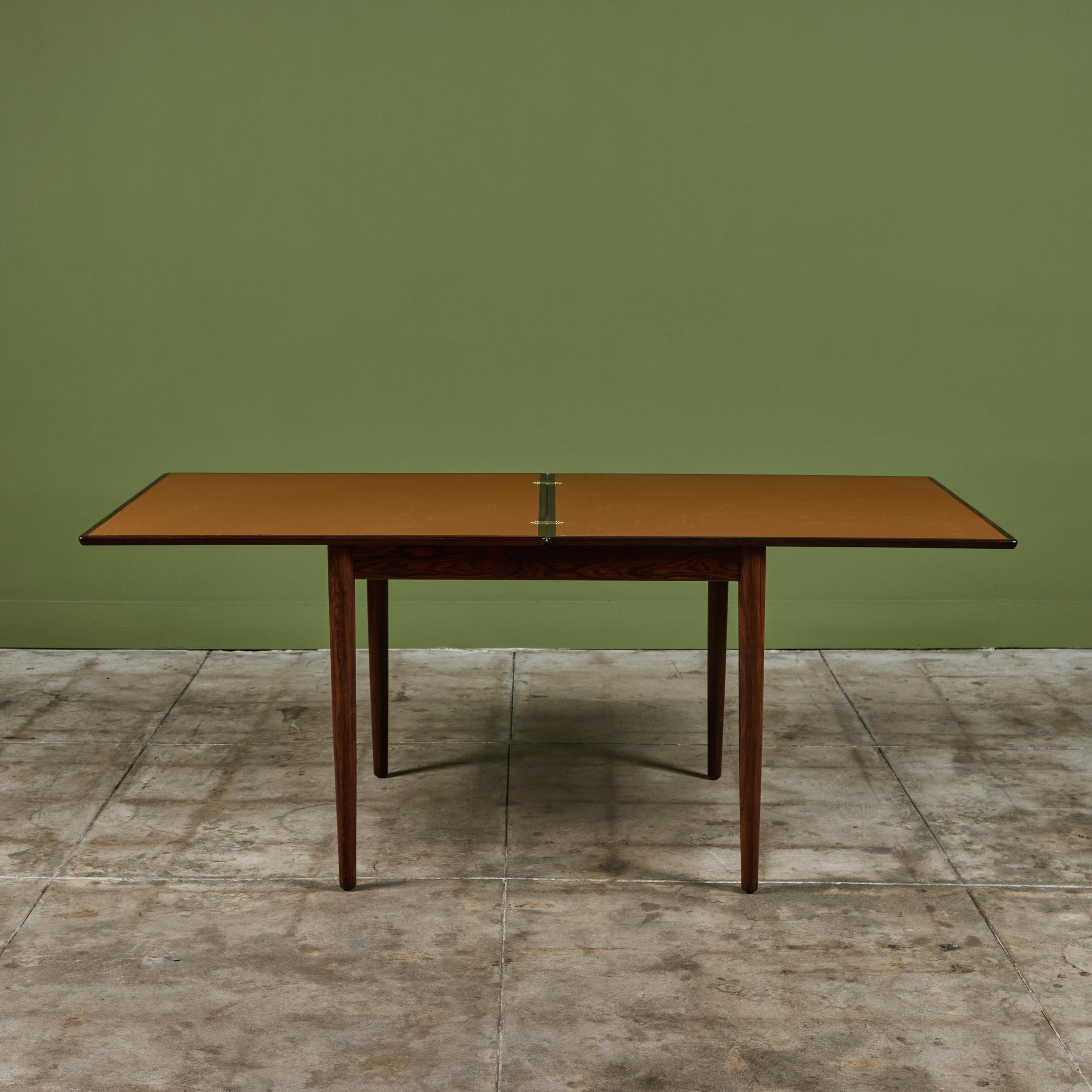 Mesa de juego danesa con tablero de palisandro y cuero en venta 2