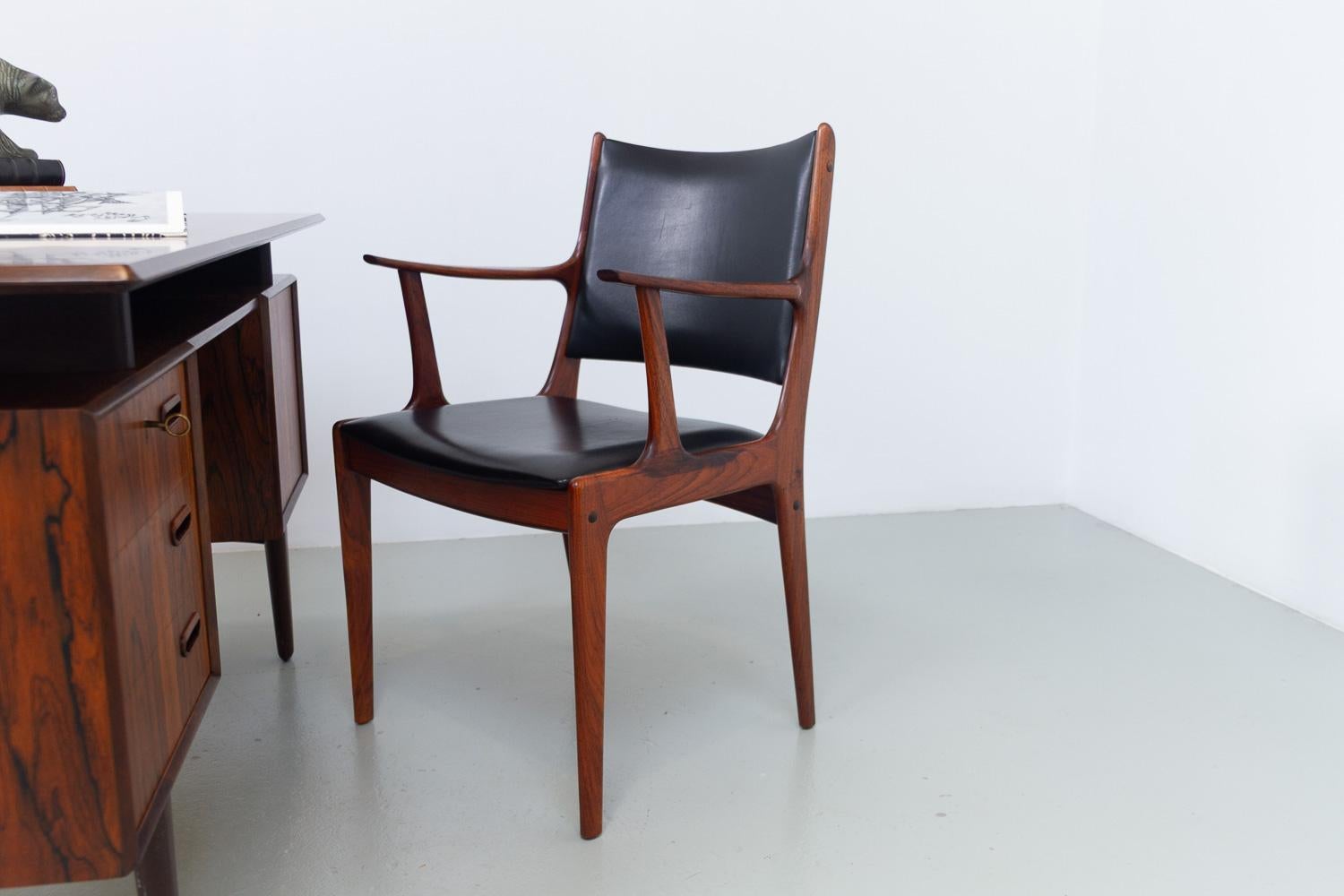 Dänischer Palisander-Sessel von Johannes Andersen für Uldum Møbelfabrik, 1960er Jahre. im Zustand „Gut“ im Angebot in Asaa, DK