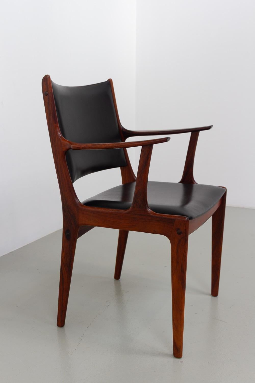 Dänischer Palisander-Sessel von Johannes Andersen für Uldum Møbelfabrik, 1960er Jahre. im Angebot 1