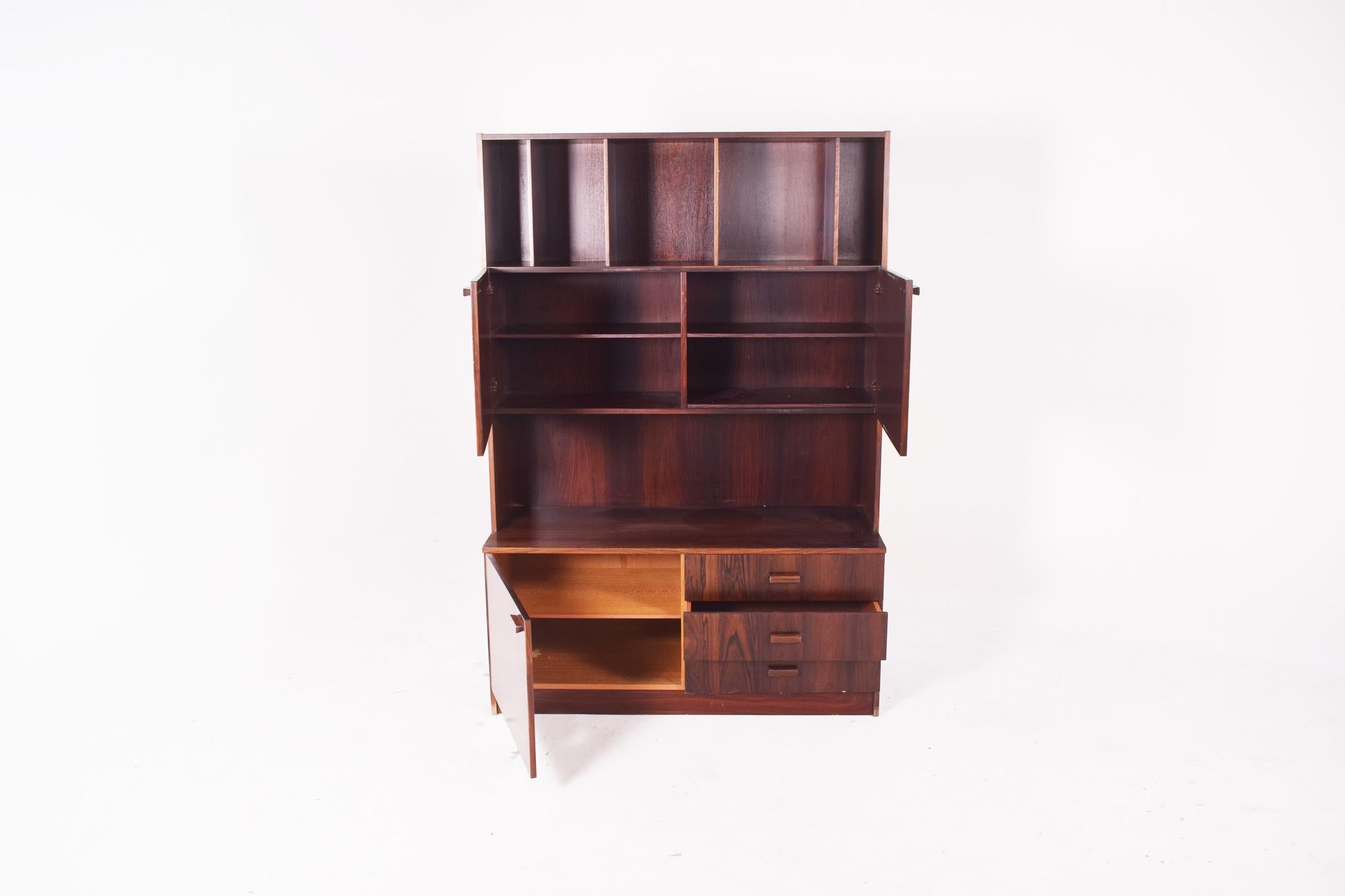 Milieu du XXe siècle Bibliothèque danoise en bois de rose, années 1960