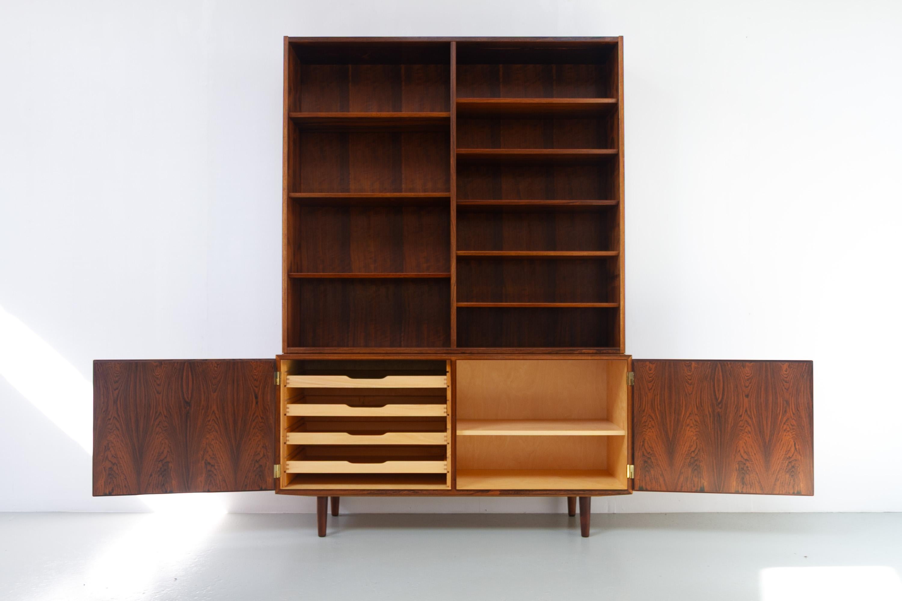 Libreria con credenza in palissandro danese di Carlo Jensen per Hundevad, anni '60. in vendita 3