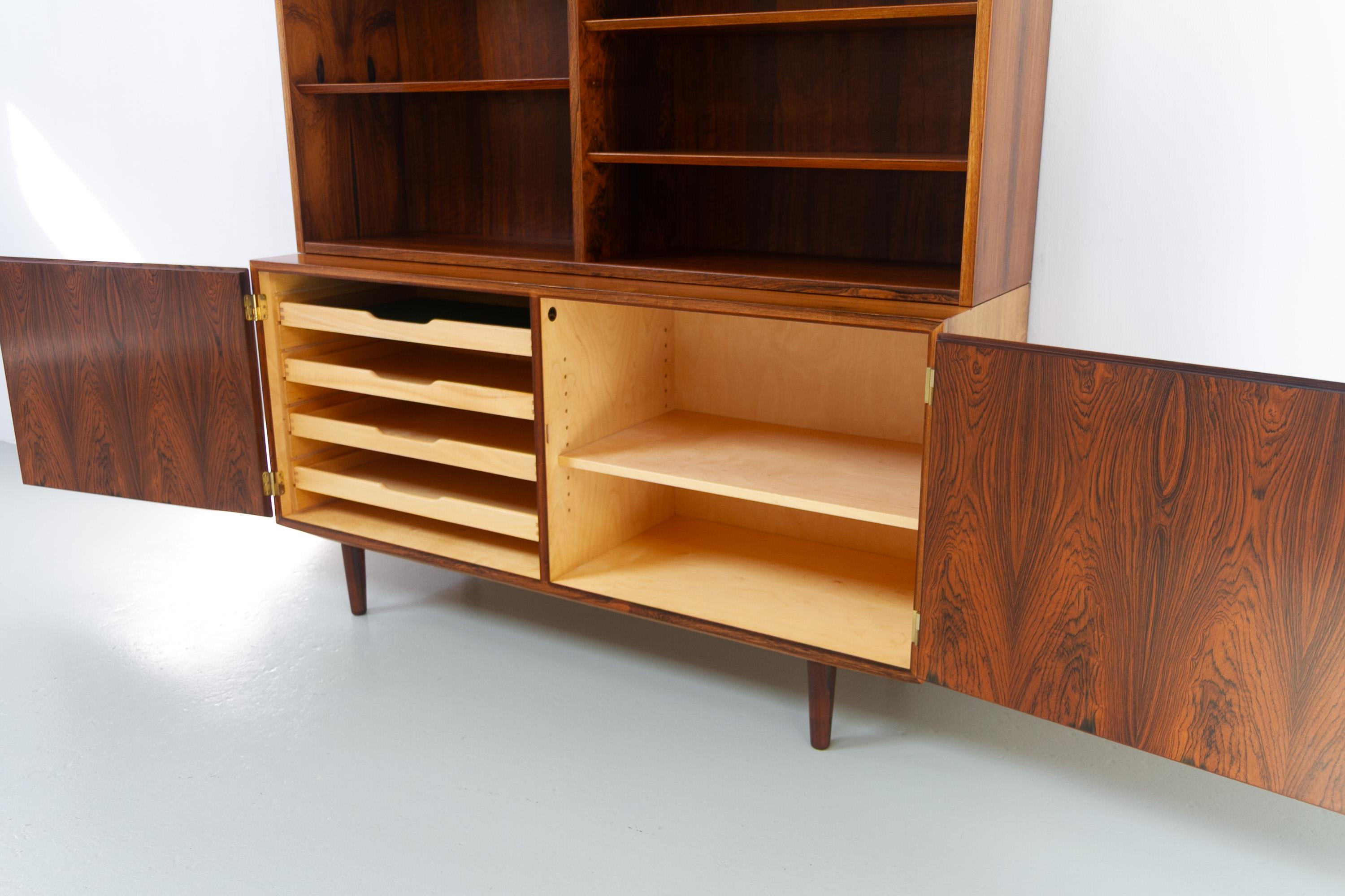 Libreria con credenza in palissandro danese di Carlo Jensen per Hundevad, anni '60. in vendita 4