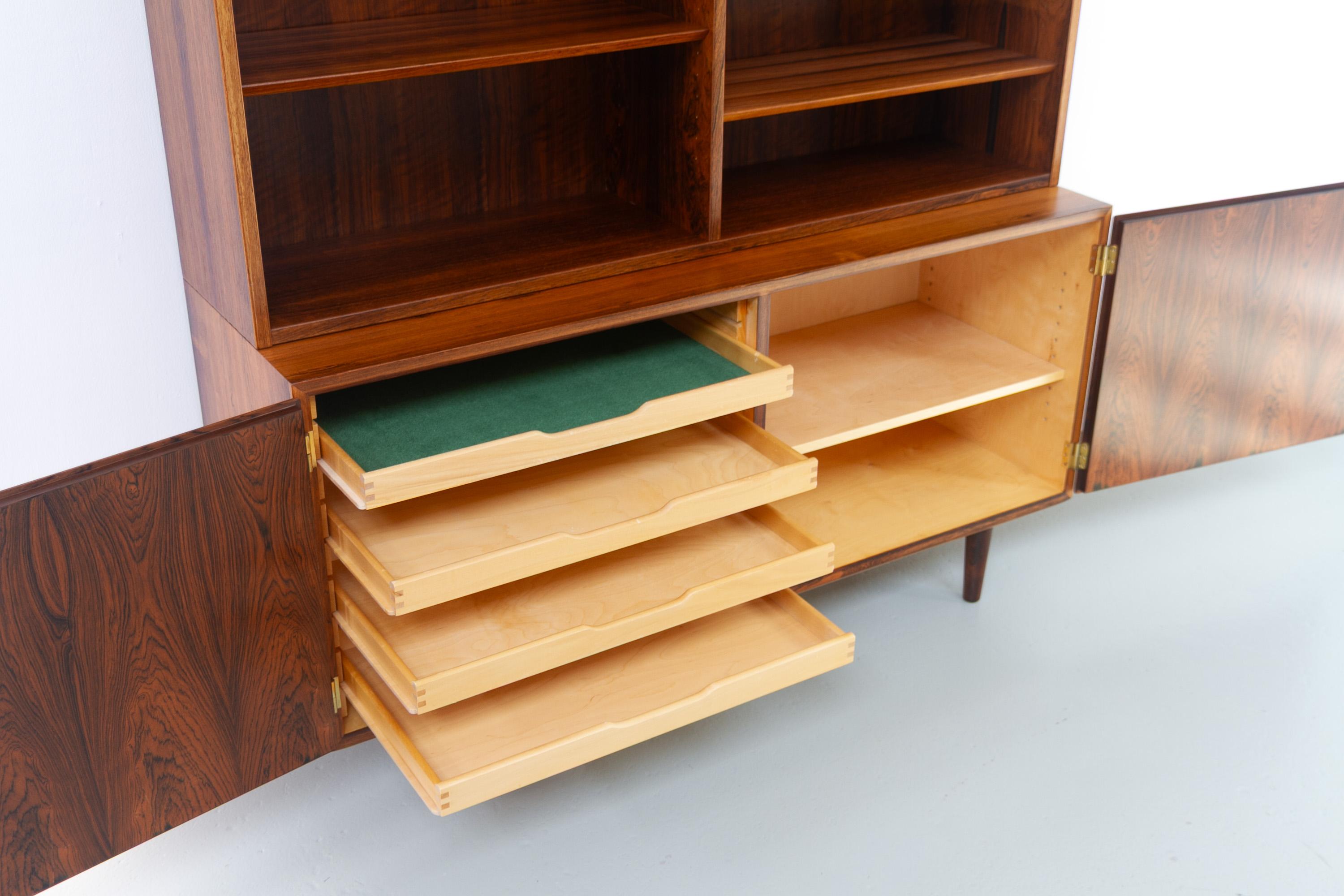 Libreria con credenza in palissandro danese di Carlo Jensen per Hundevad, anni '60. in vendita 6
