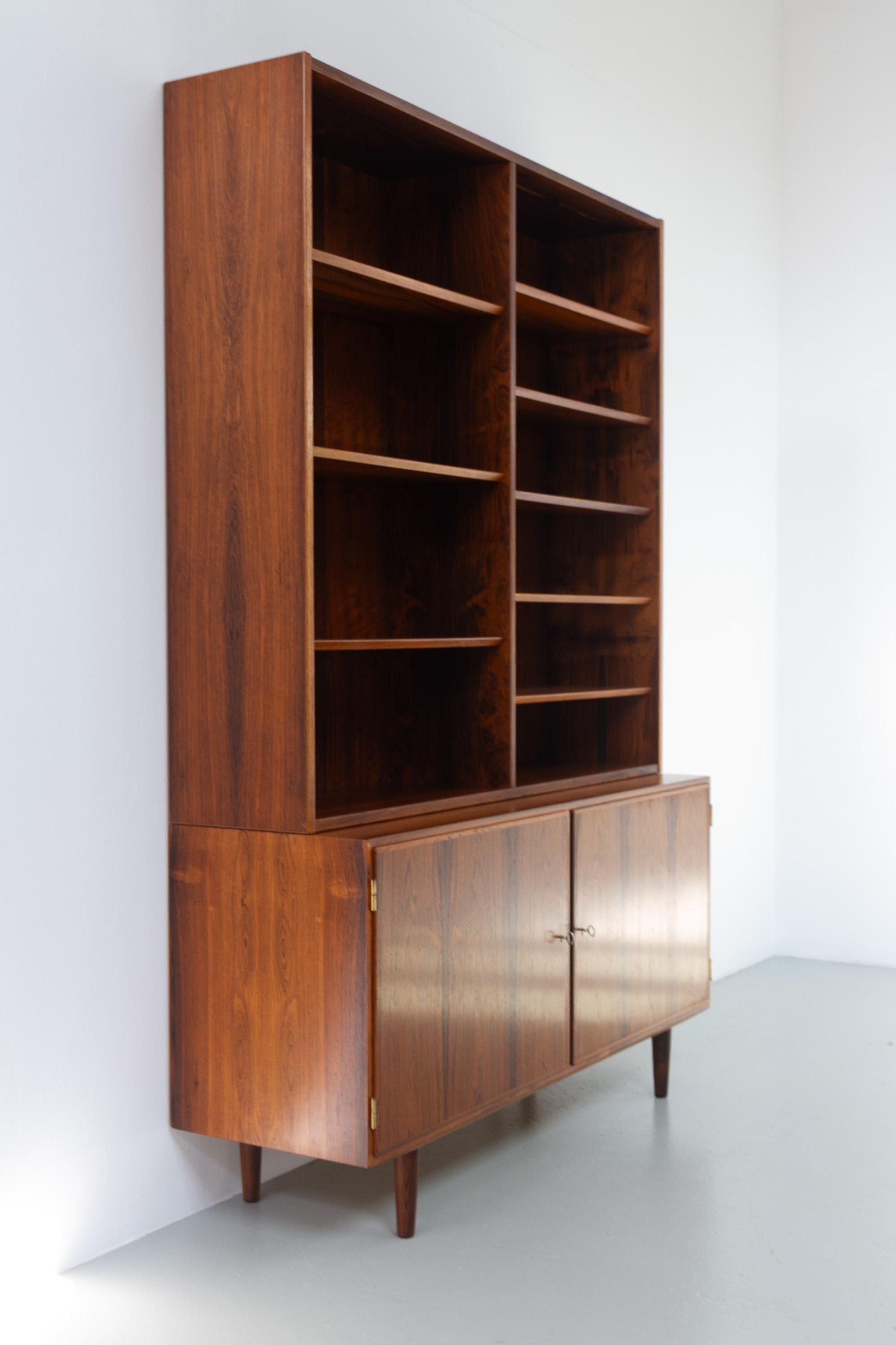 Libreria con credenza in palissandro danese di Carlo Jensen per Hundevad, anni '60. in vendita 7