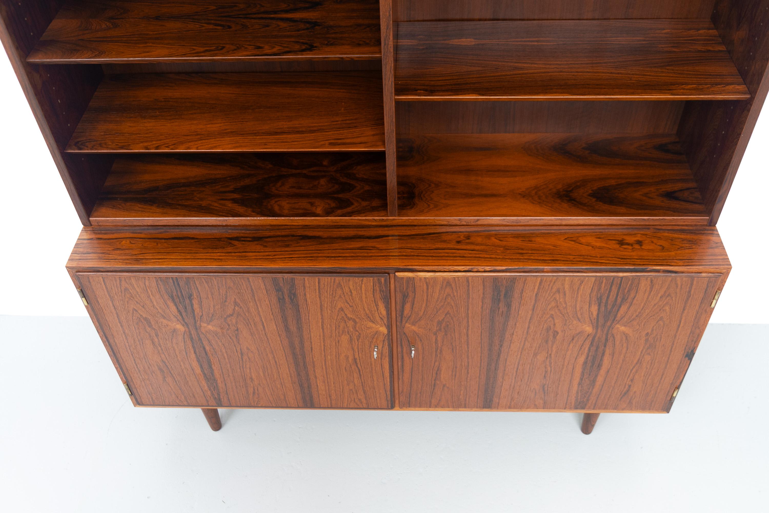 Libreria con credenza in palissandro danese di Carlo Jensen per Hundevad, anni '60. in vendita 8