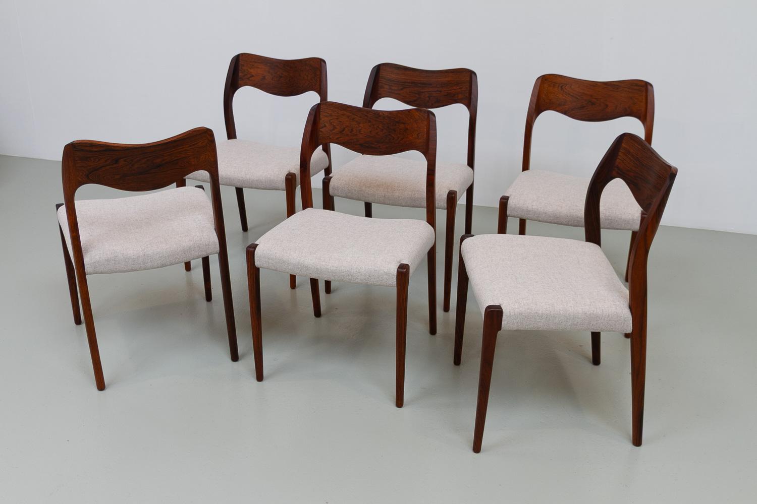 Sedie danesi in palissandro Model 71 di Niels O. Møller, anni '70. Set di 6 pezzi. 

Set di sei sedie per sala da pranzo in stile Mid-Century Modern scandinavo realizzate da Niels Otto Møller per J.L. Møllers Møbelfabrik, Danimarca, negli anni