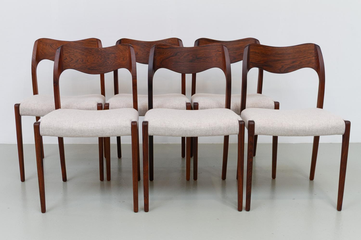 Sedie danesi in palissandro Model 71 di Niels O. Møller, anni '70. Set di 6 pezzi. in vendita 13