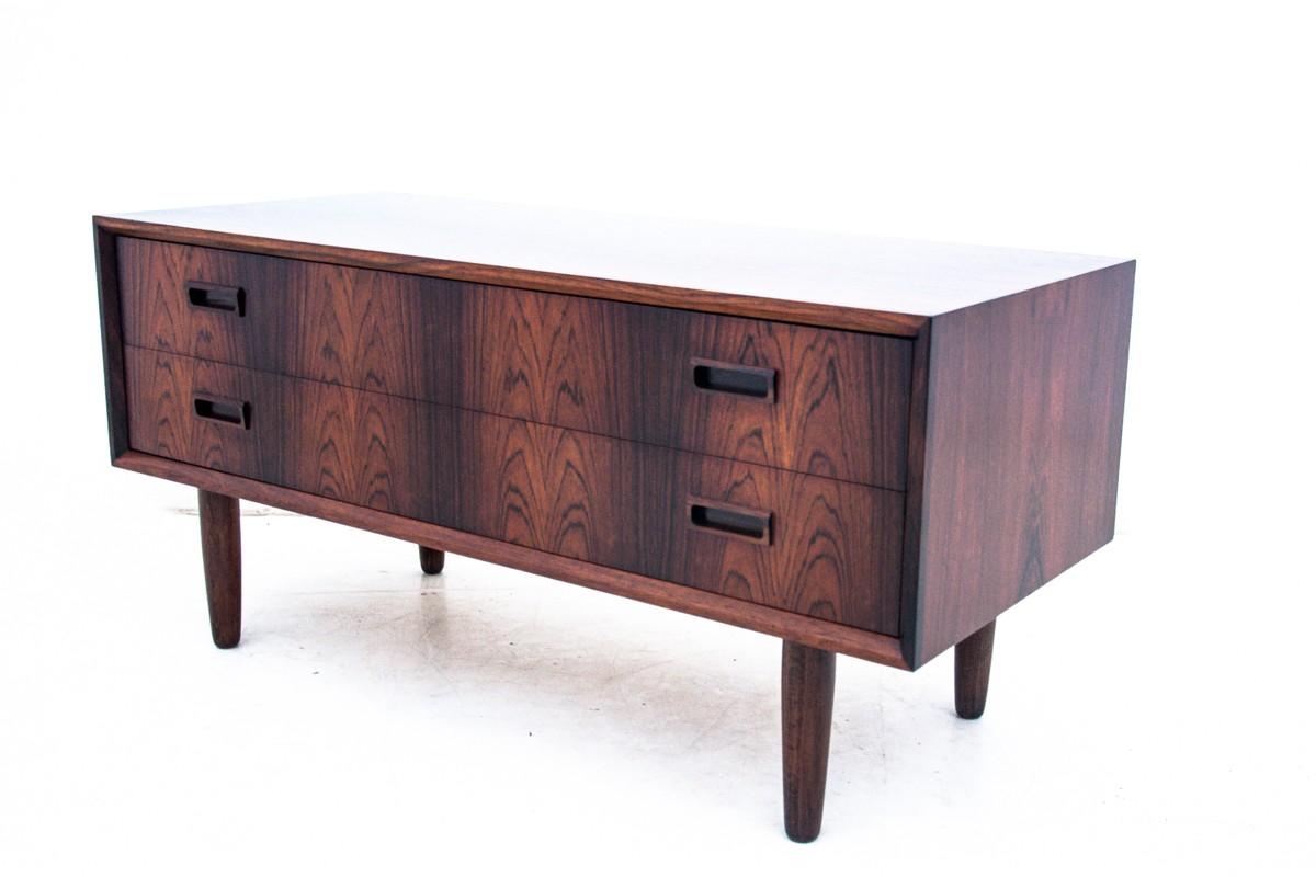 Danish rosewood chest of drawers, Denmark, 1970s

Very good condition, after professional renovation.

Wood: rosewood

Simensions: height: 48 cm, width: 100 cm, depth: 43 cm.