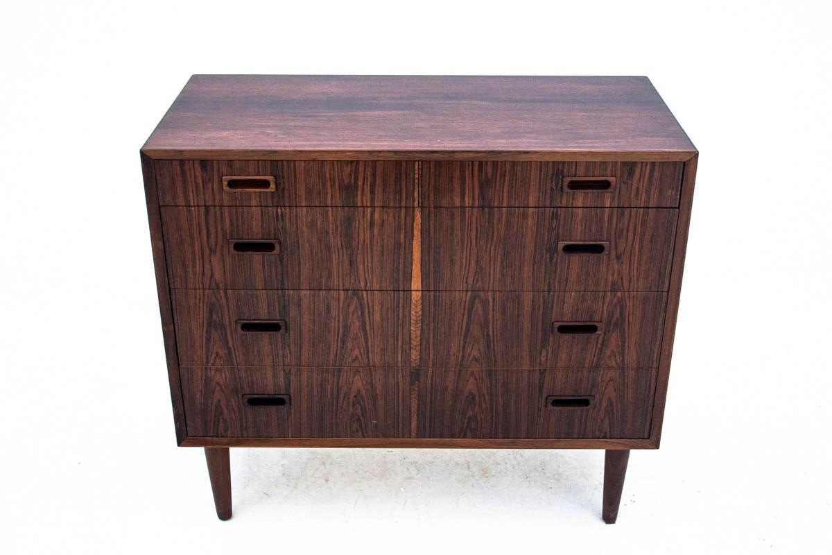 Rosewood commode, Danish design, 1960s.

Very good condition.

Wood: rosewood

Dimensions: height 54 cm, length 108 cm, depth 43 cm.