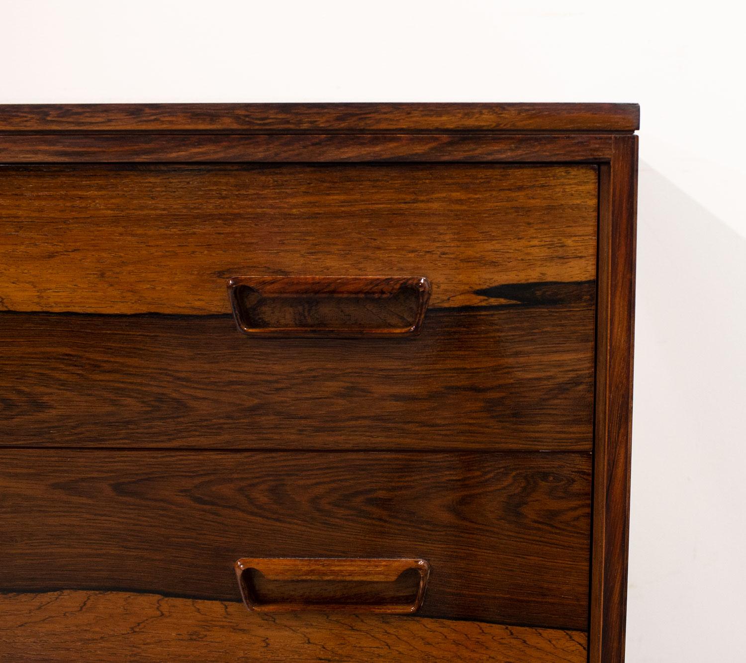 20th Century Danish Rosewood Chest of Drawers in the manner of Arne Wahl Iversen, 1960s For Sale