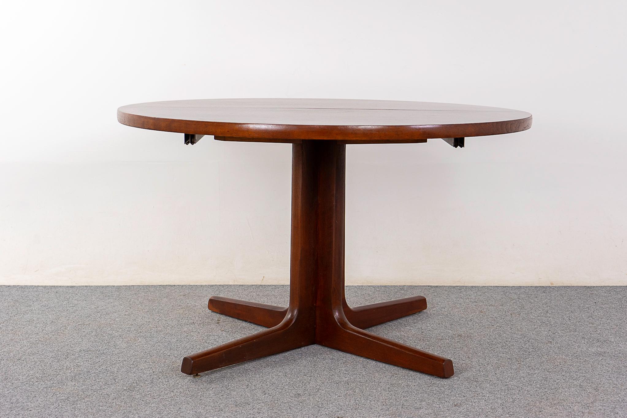 Veneer Danish Rosewood Circular Dining Table