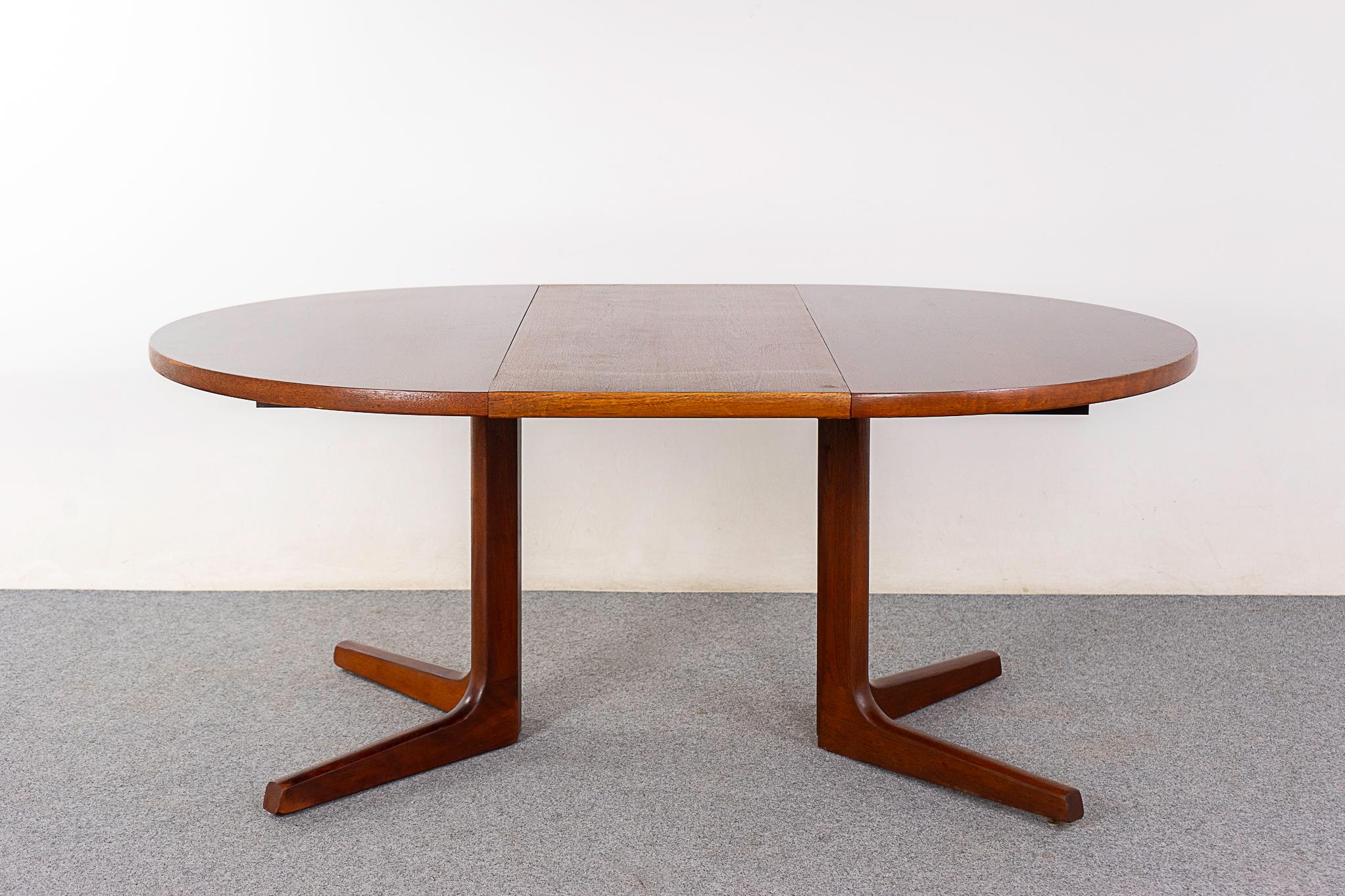 Fin du 20e siècle Table de salle à manger circulaire en palissandre danois