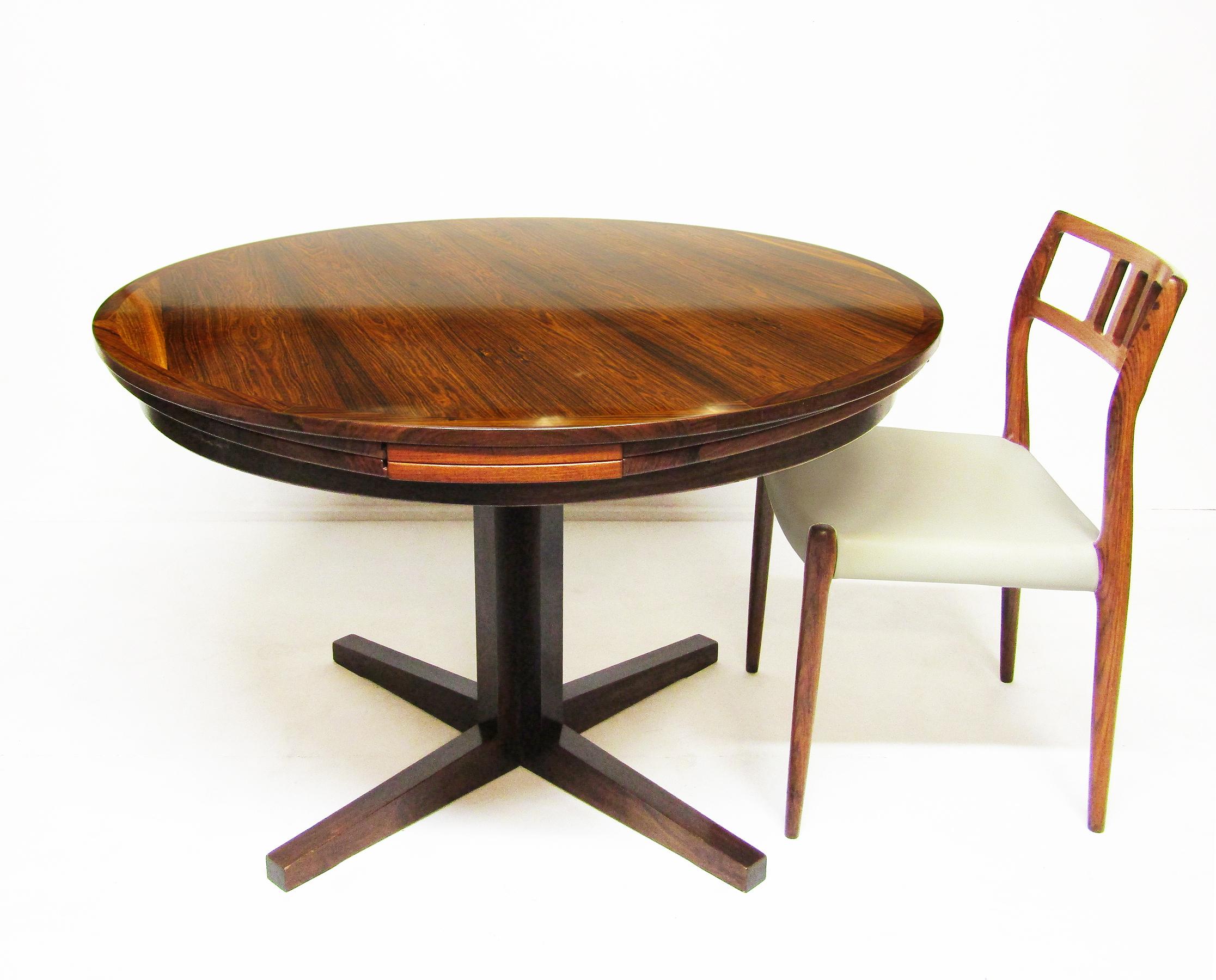Table de salle à manger danoise circulaire Lotus/table à rabat extensible par Dyrlund en vente 5