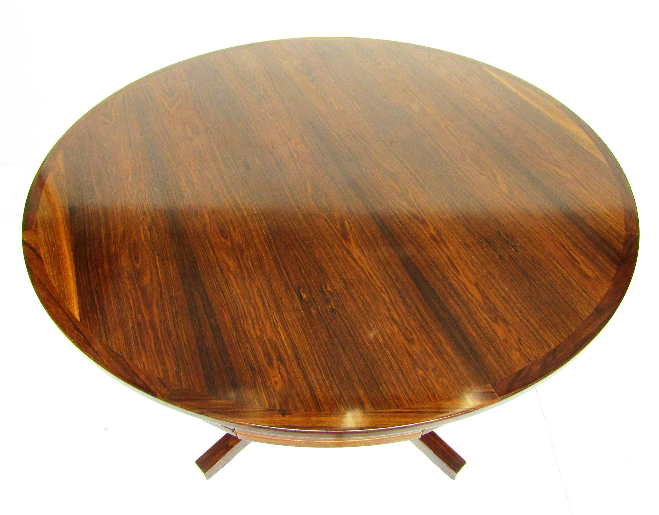 Mid-Century Modern Table de salle à manger danoise circulaire Lotus/table à rabat extensible par Dyrlund en vente