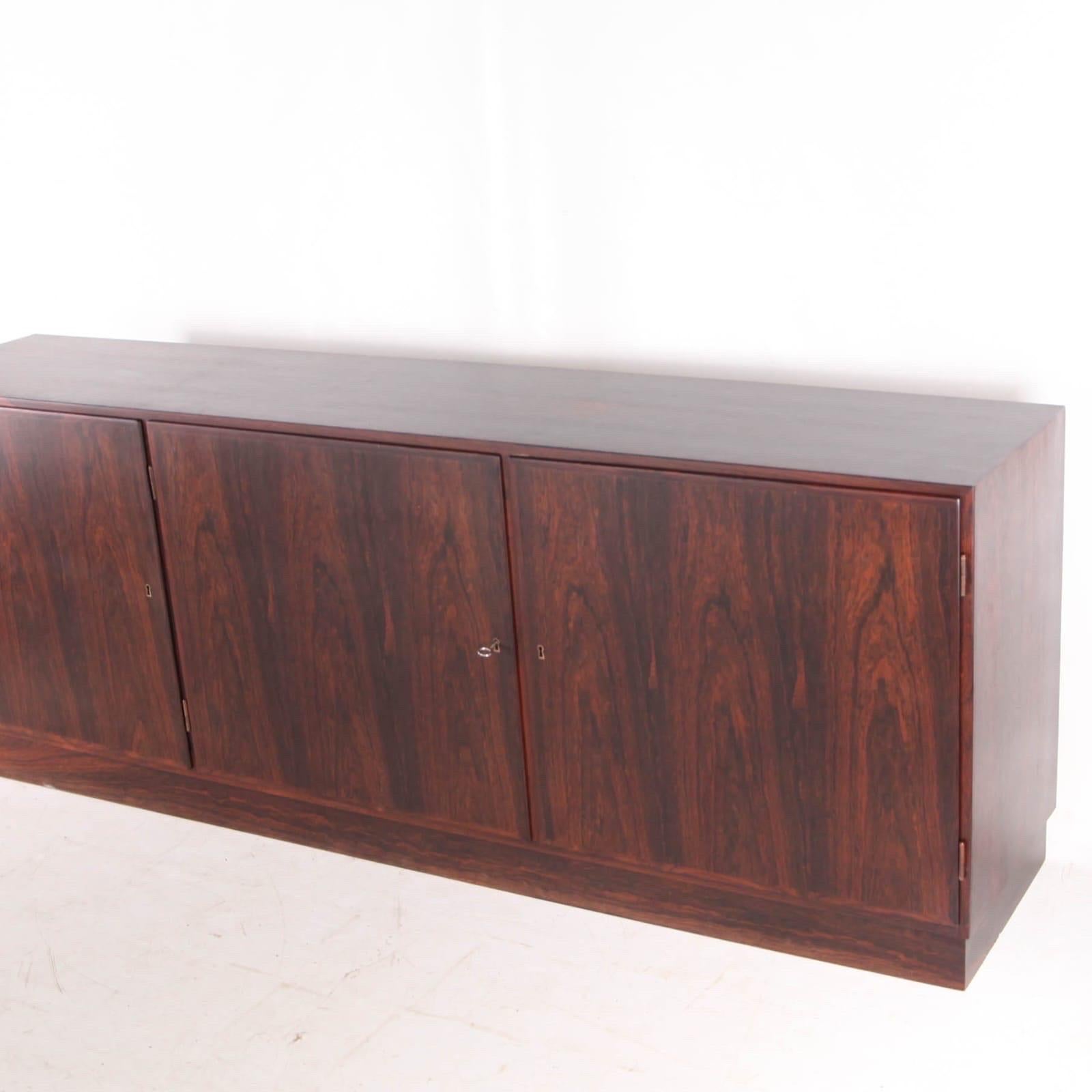 Credenza danese in palissandro In condizioni buone in vendita a Isle Sur Sorgue, FR