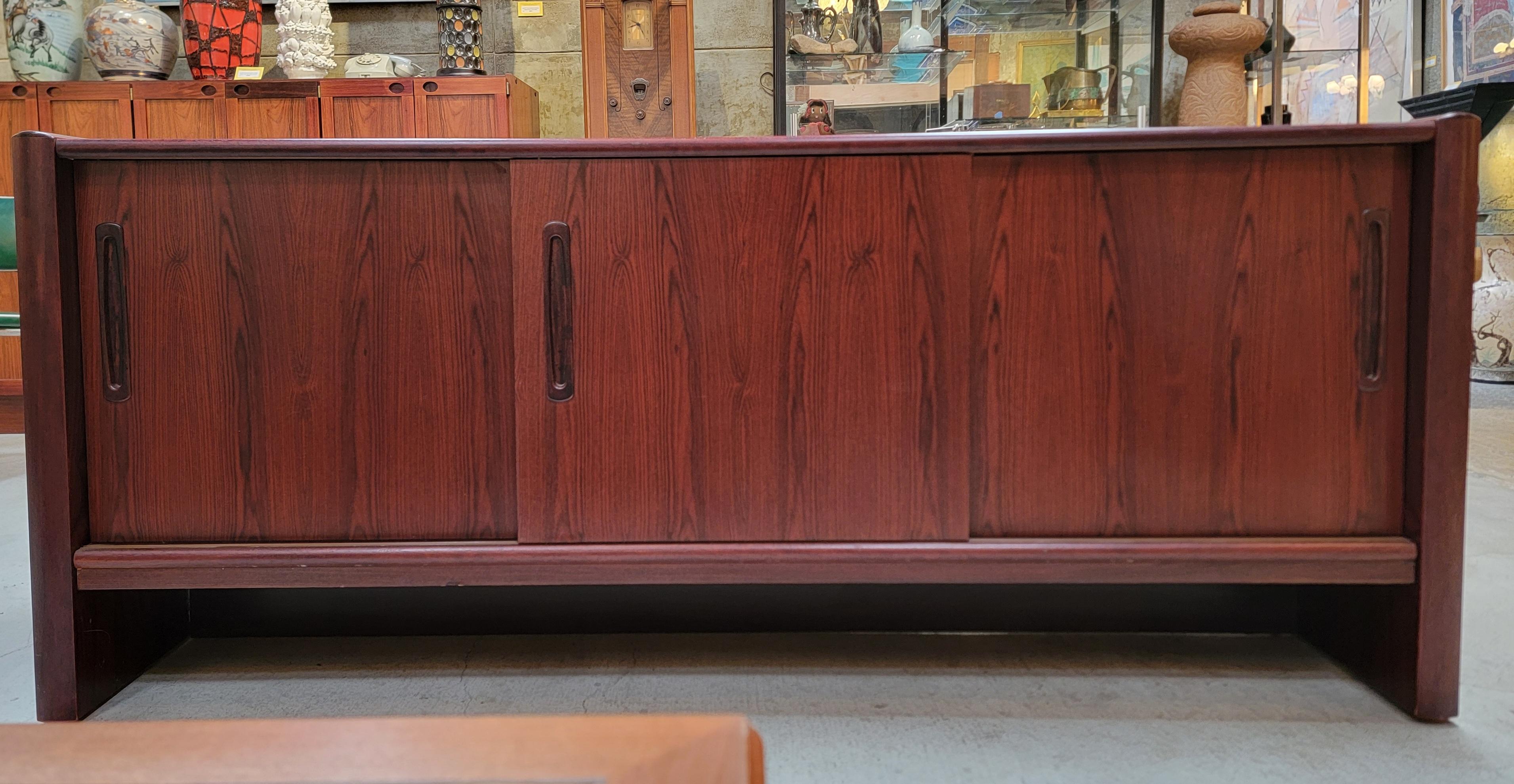Danish Rosewood Credenza with Sliding Doors For Sale 1