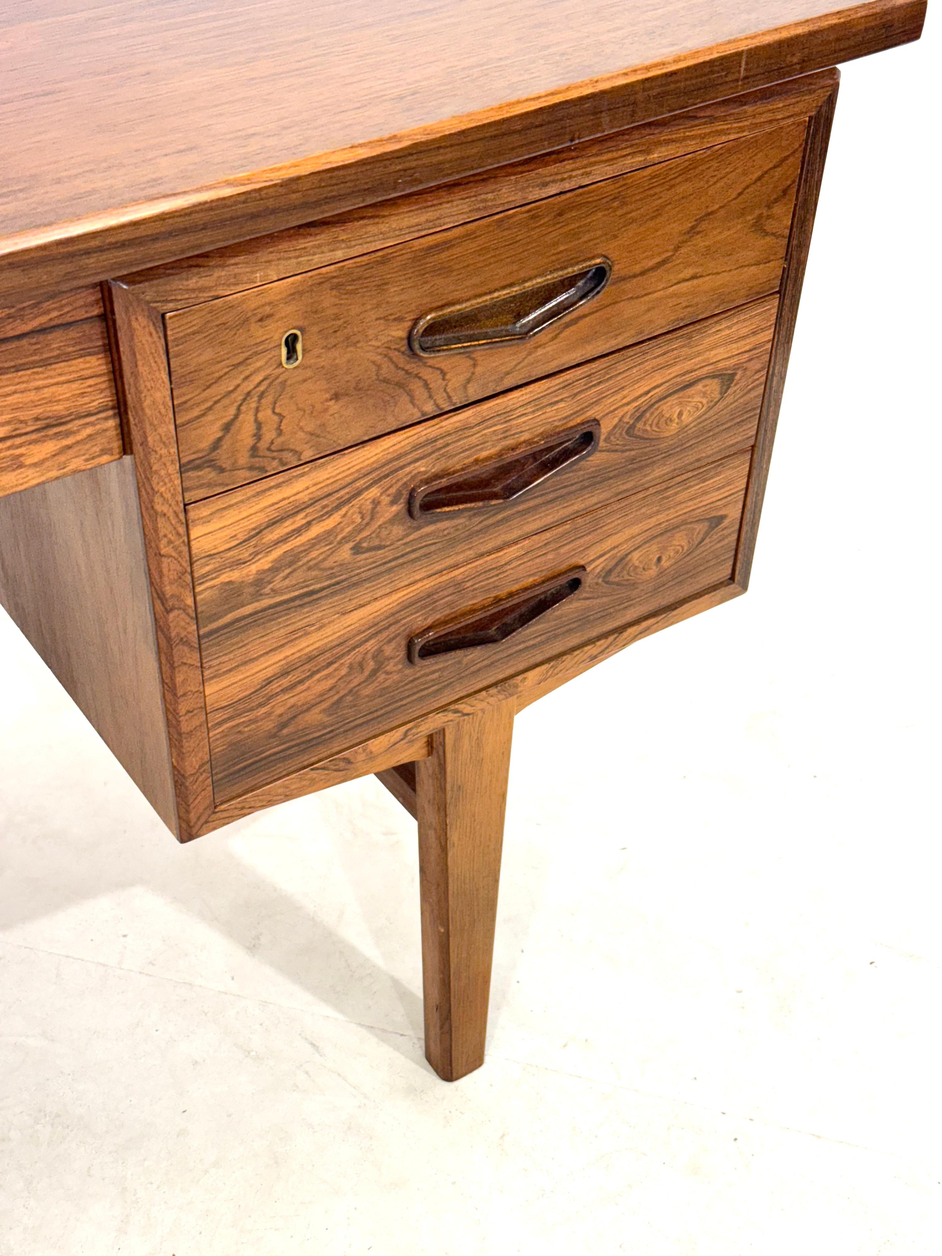 Rosewood Danish rosewood desk, 1960s For Sale