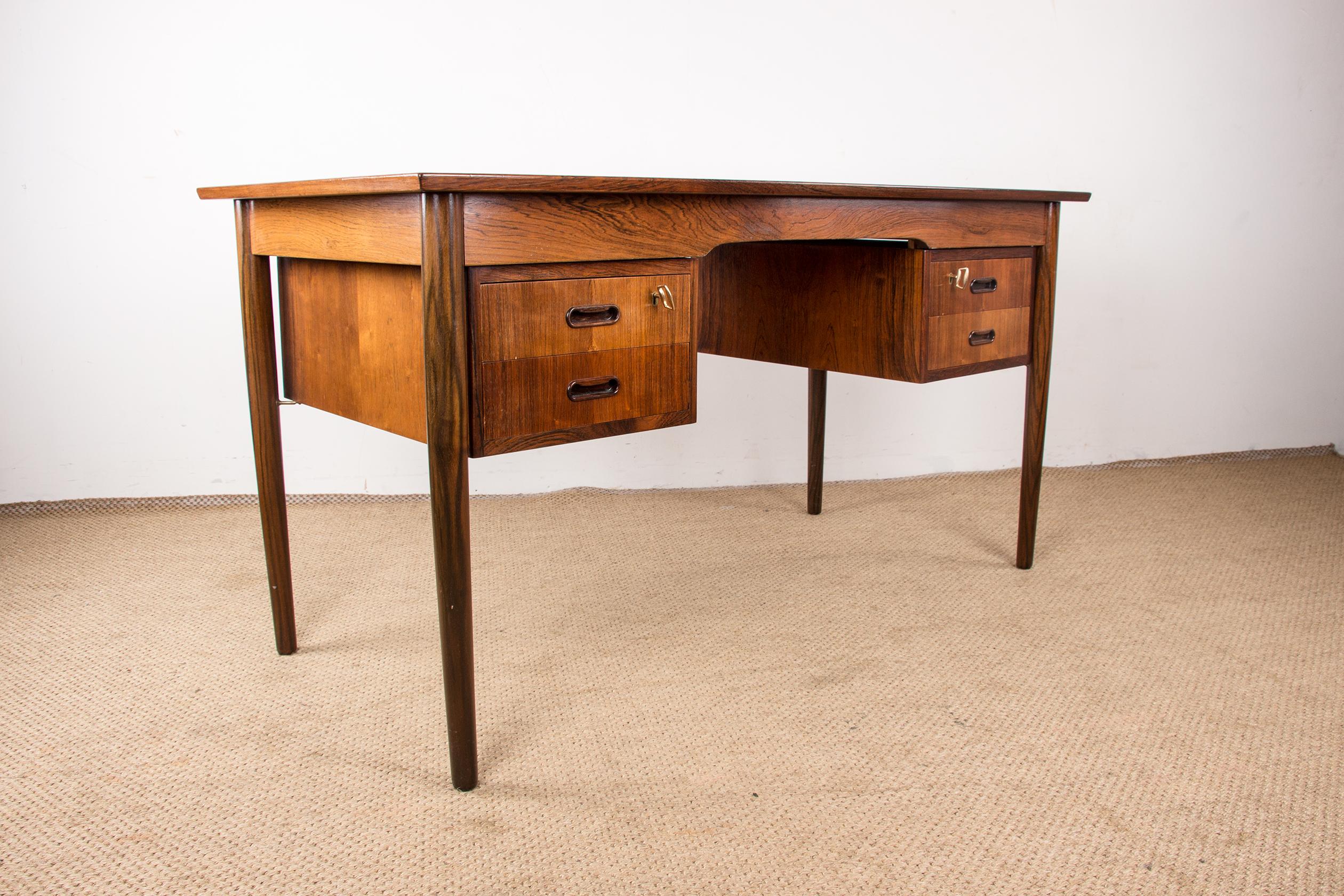 Danish Rosewood Desk by Arne Vodder 1960. For Sale 10