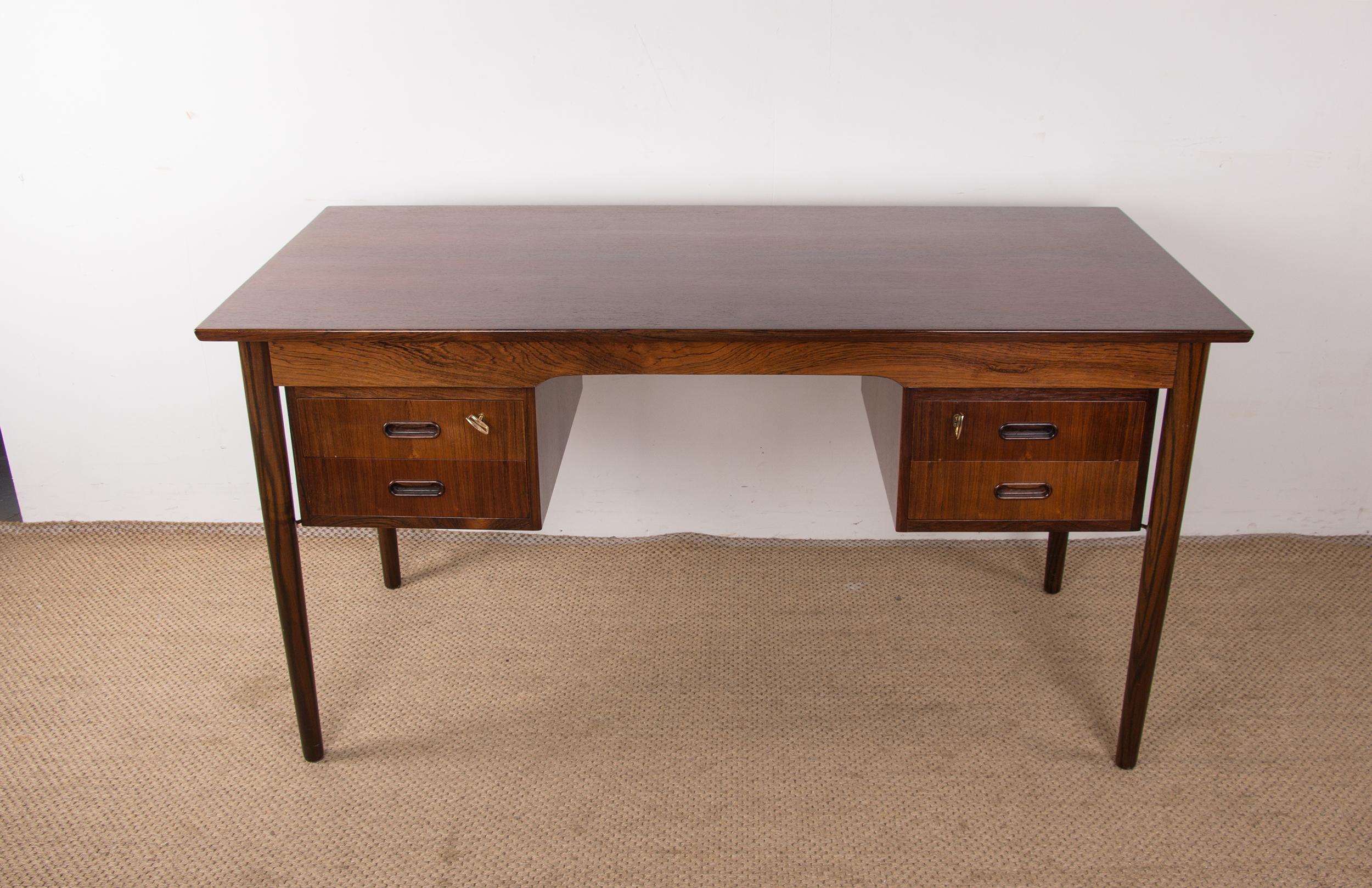 Danish Rosewood Desk by Arne Vodder 1960. For Sale 3