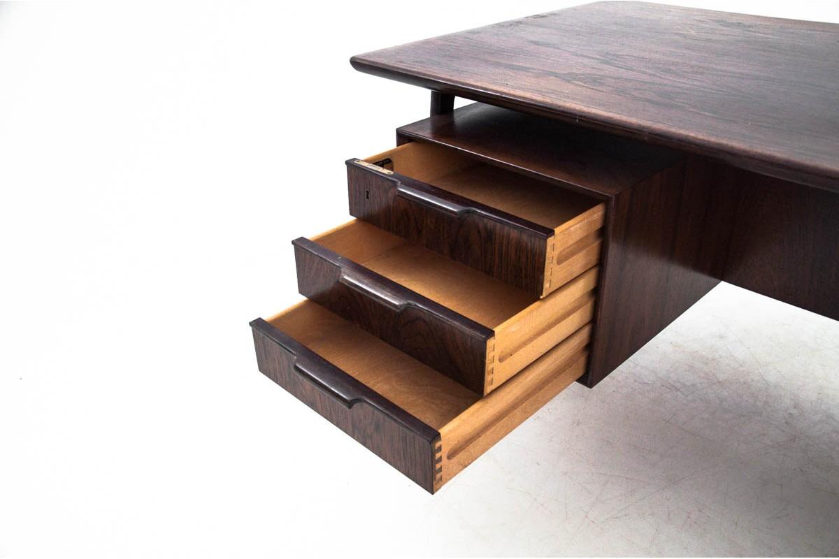 Danish Rosewood Desk by Omann Jun Møbelfabrik In Good Condition In Chorzów, PL
