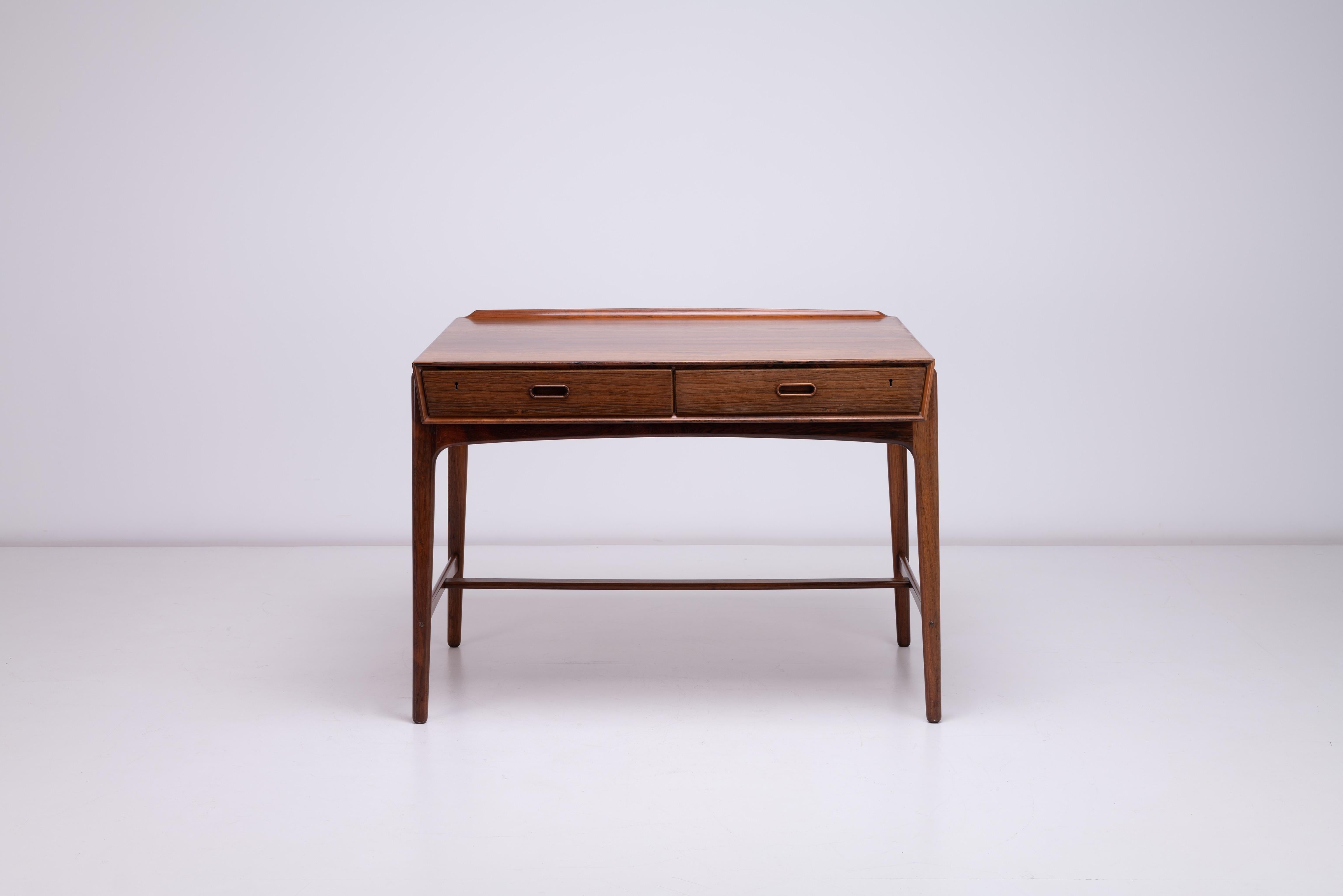 Mid-Century Modern Bureau danois en bois de rose de Svend Aage Madsen pour Sigurd Hansen en vente