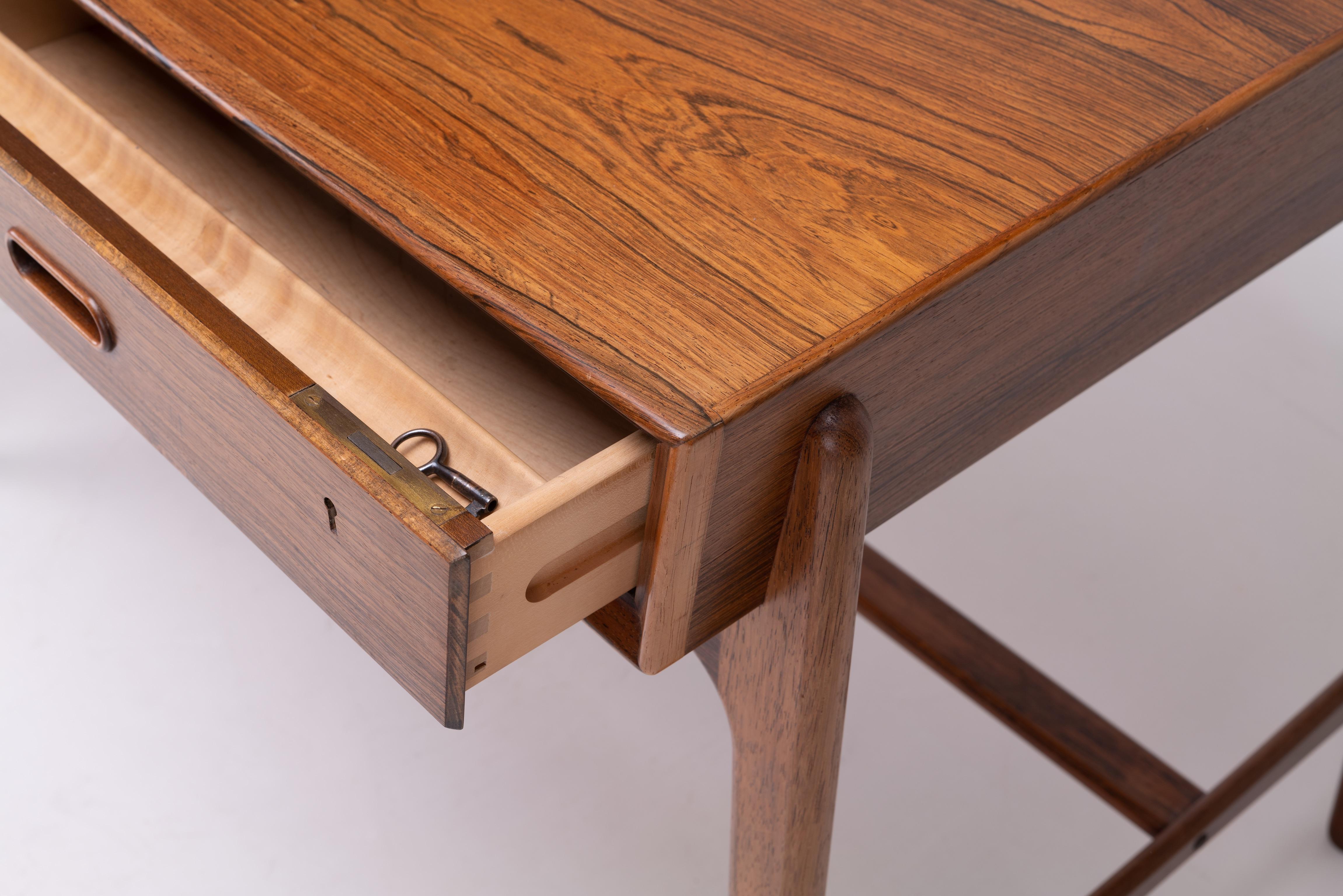 Bureau danois en bois de rose de Svend Aage Madsen pour Sigurd Hansen en vente 1