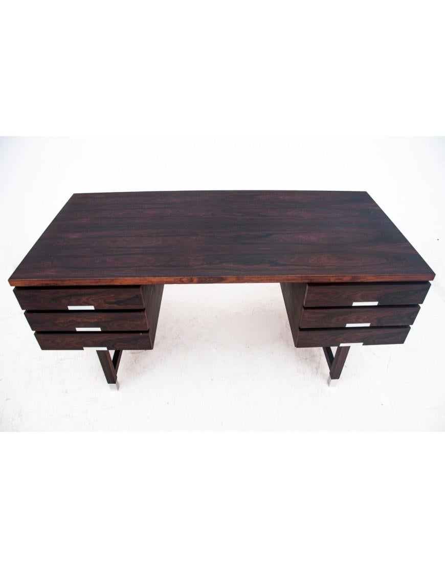 Danish Rosewood Desk, Danish design, 1960s In Good Condition For Sale In Chorzów, PL