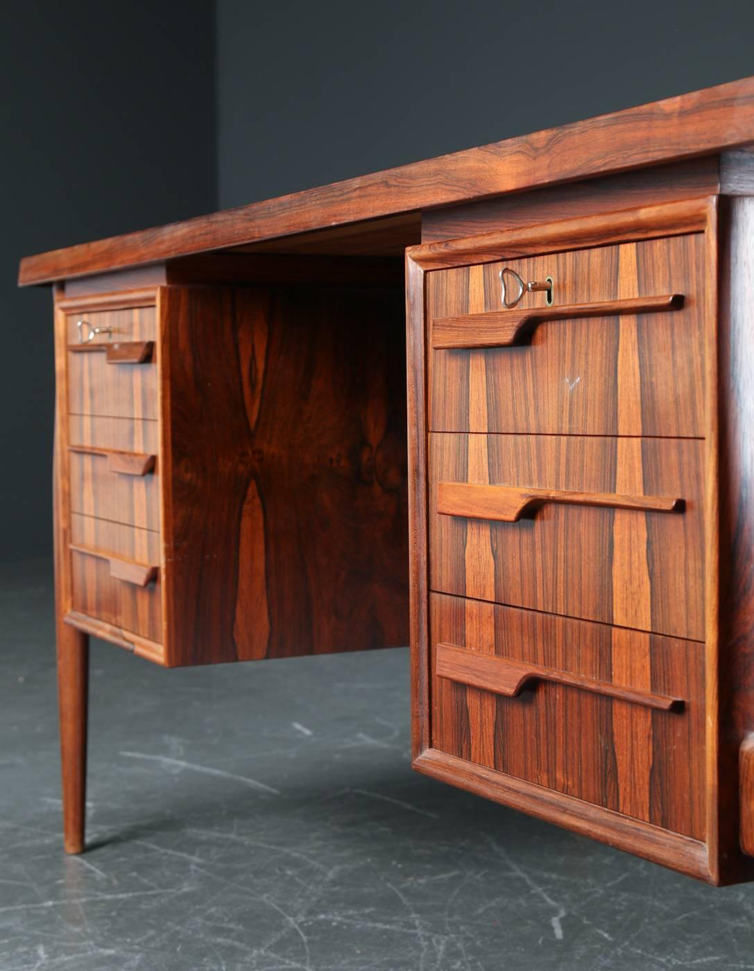 Danish Rosewood Desk Made 1960s For Sale 1