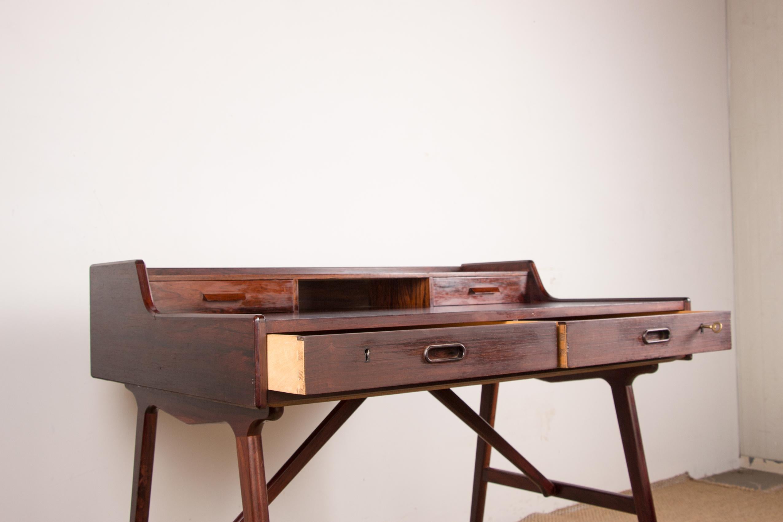 Danish Rosewood Desk, Model 56 by Arne Wahl Iversen for Vinde Mobelfabrik, 1960 For Sale 5