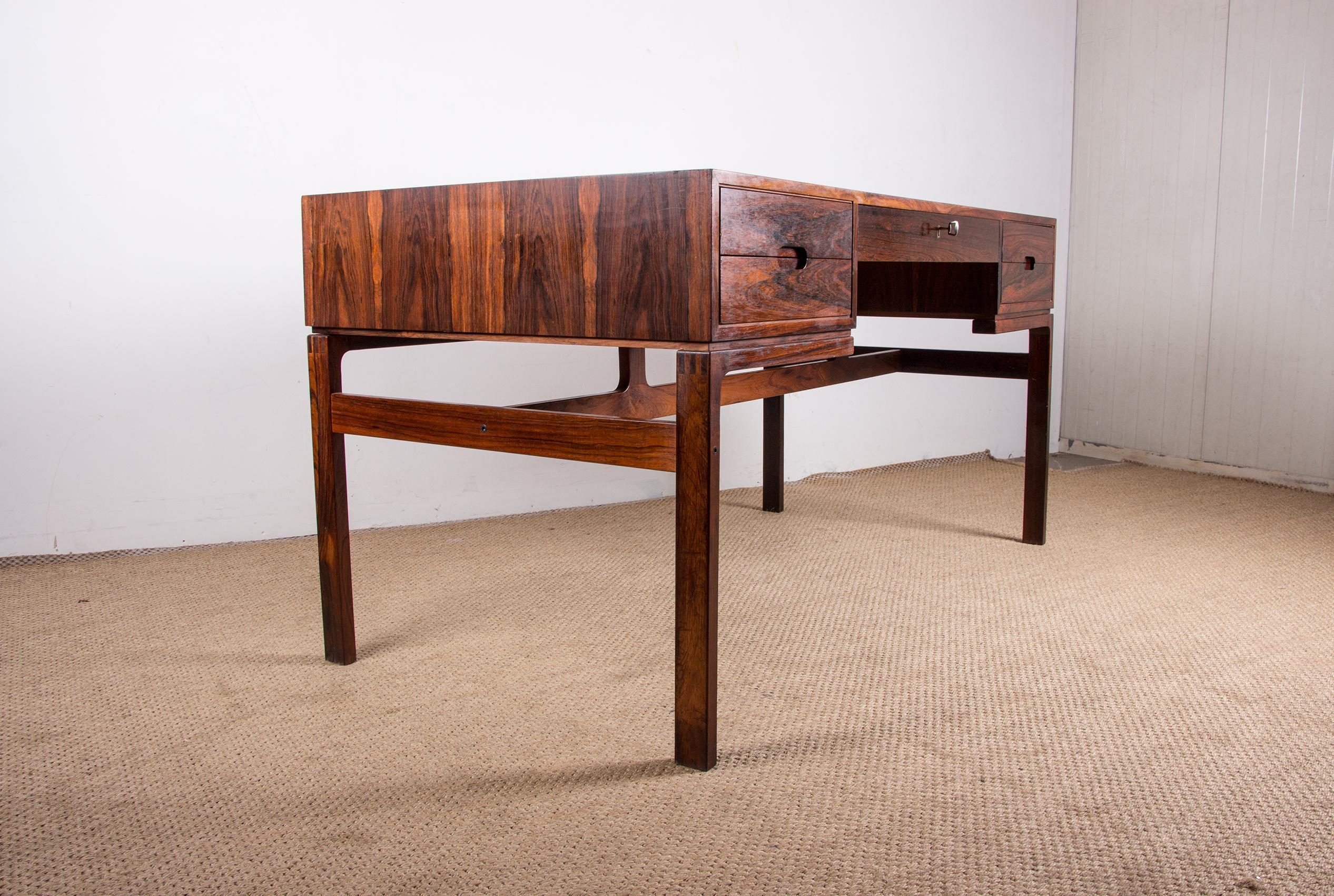 Danish Rosewood Desk, model 80 by Arne Wahl Iversen for Vinde Mobelfabrik 1960. 7