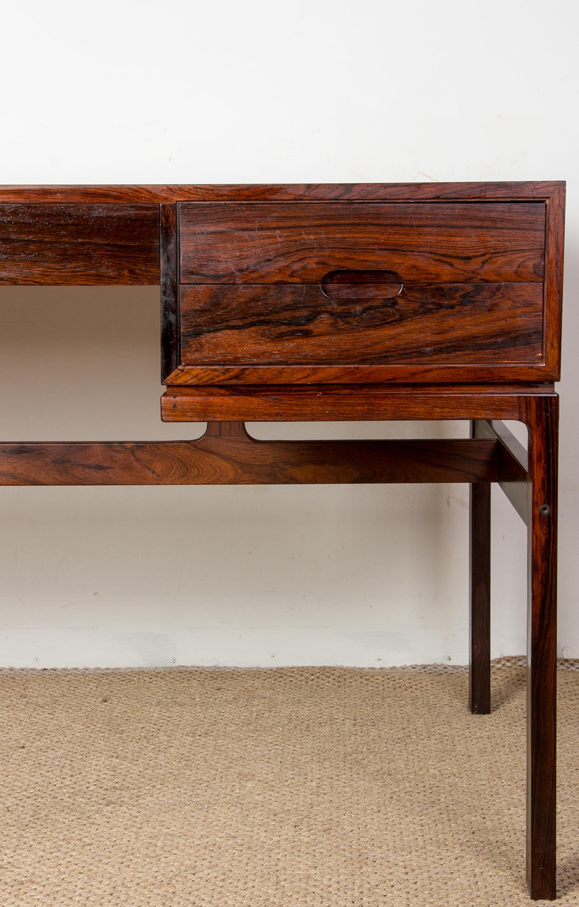 Scandinavian Modern Danish Rosewood Desk, model 80 by Arne Wahl Iversen for Vinde Mobelfabrik 1960.