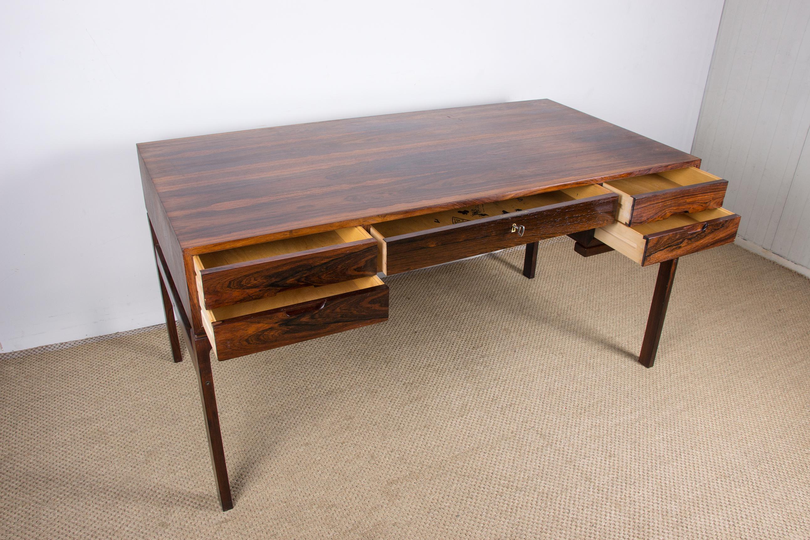 Danish Rosewood Desk, model 80 by Arne Wahl Iversen for Vinde Mobelfabrik 1960. 3