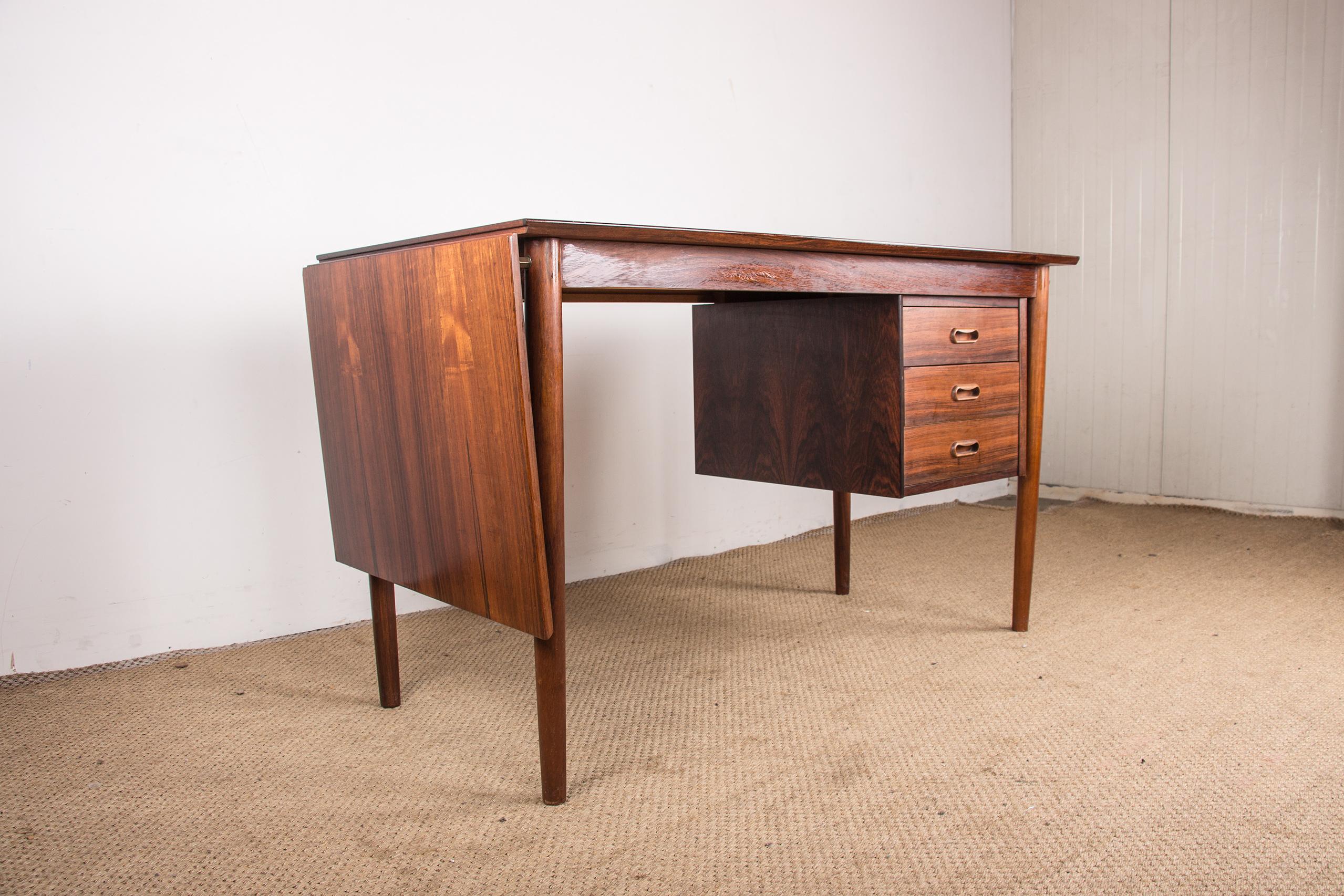 Bureau danois en bois de rose avec extension et boîte flottante, modèle 0S 51 d'Arne Vodder en vente 6