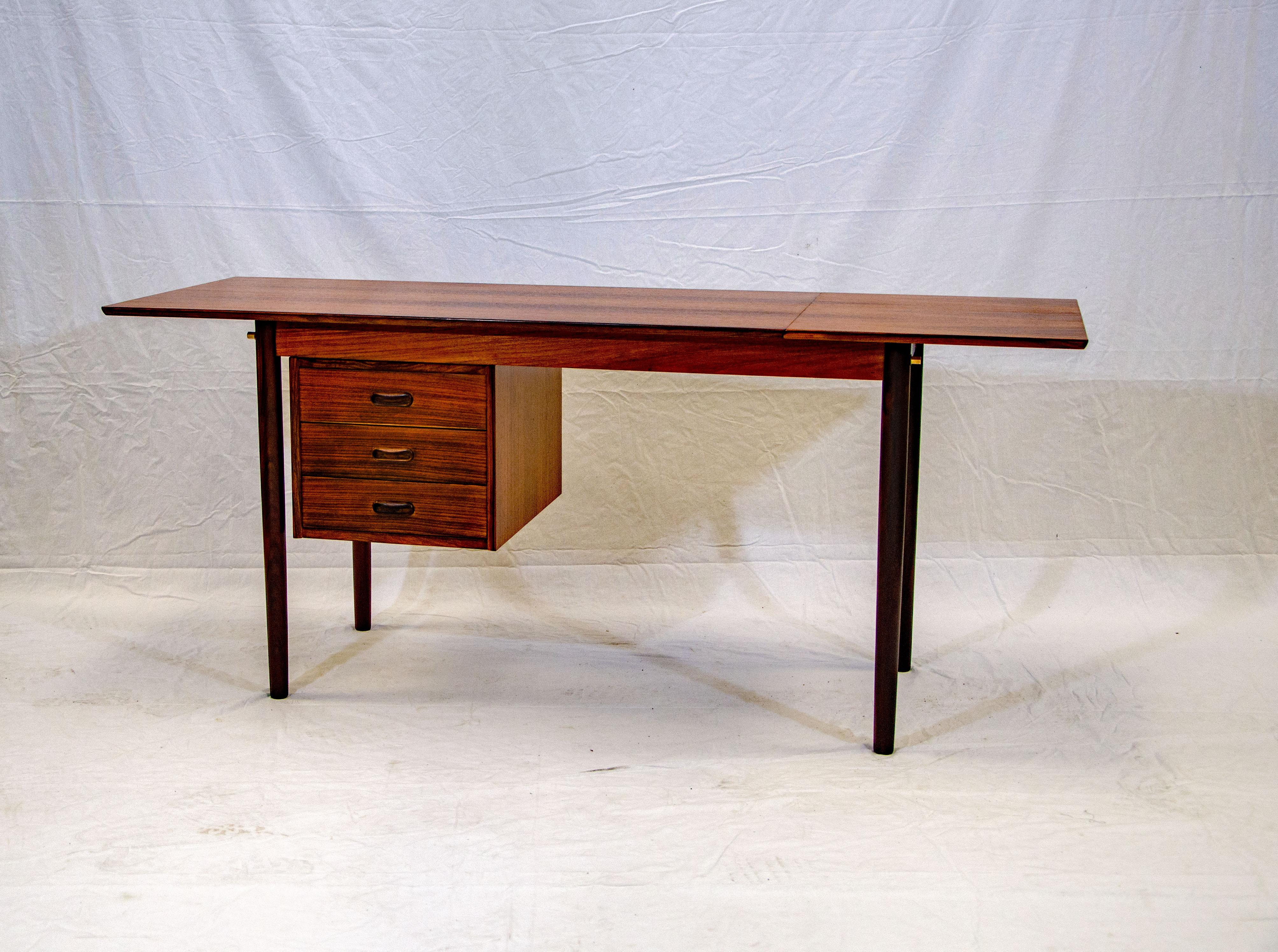 Danish Rosewood Desk with Extension, Arne Vodder for H. Sigh & Søns Møbelfabrik In Excellent Condition In Crockett, CA
