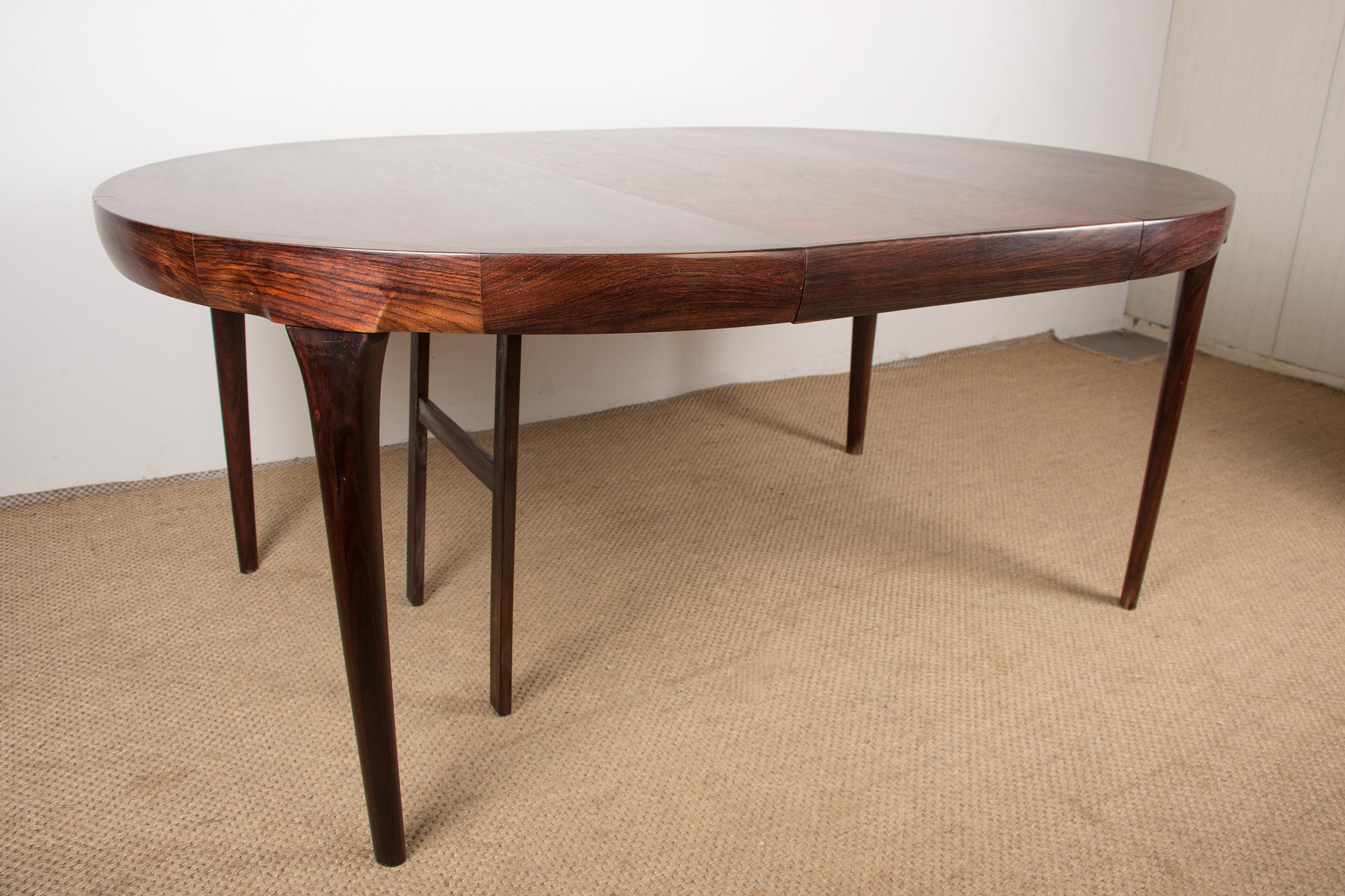 Danish Rosewood Dining Table by Ib Kofod-Larsen for Faarup, 1960s 9