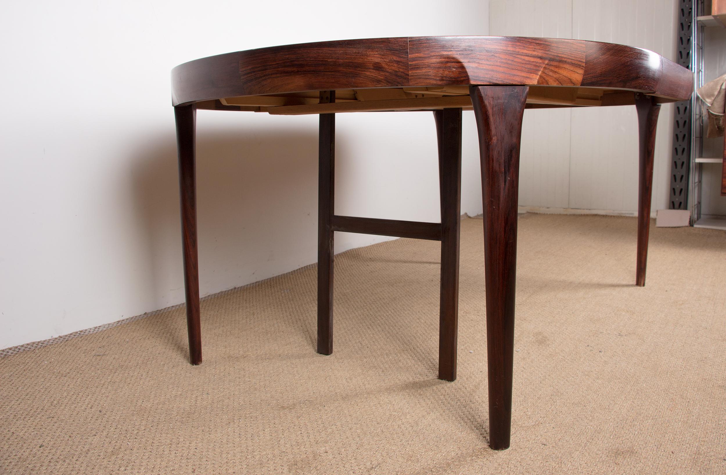 Danish Rosewood Dining Table by Ib Kofod-Larsen for Faarup, 1960s 12