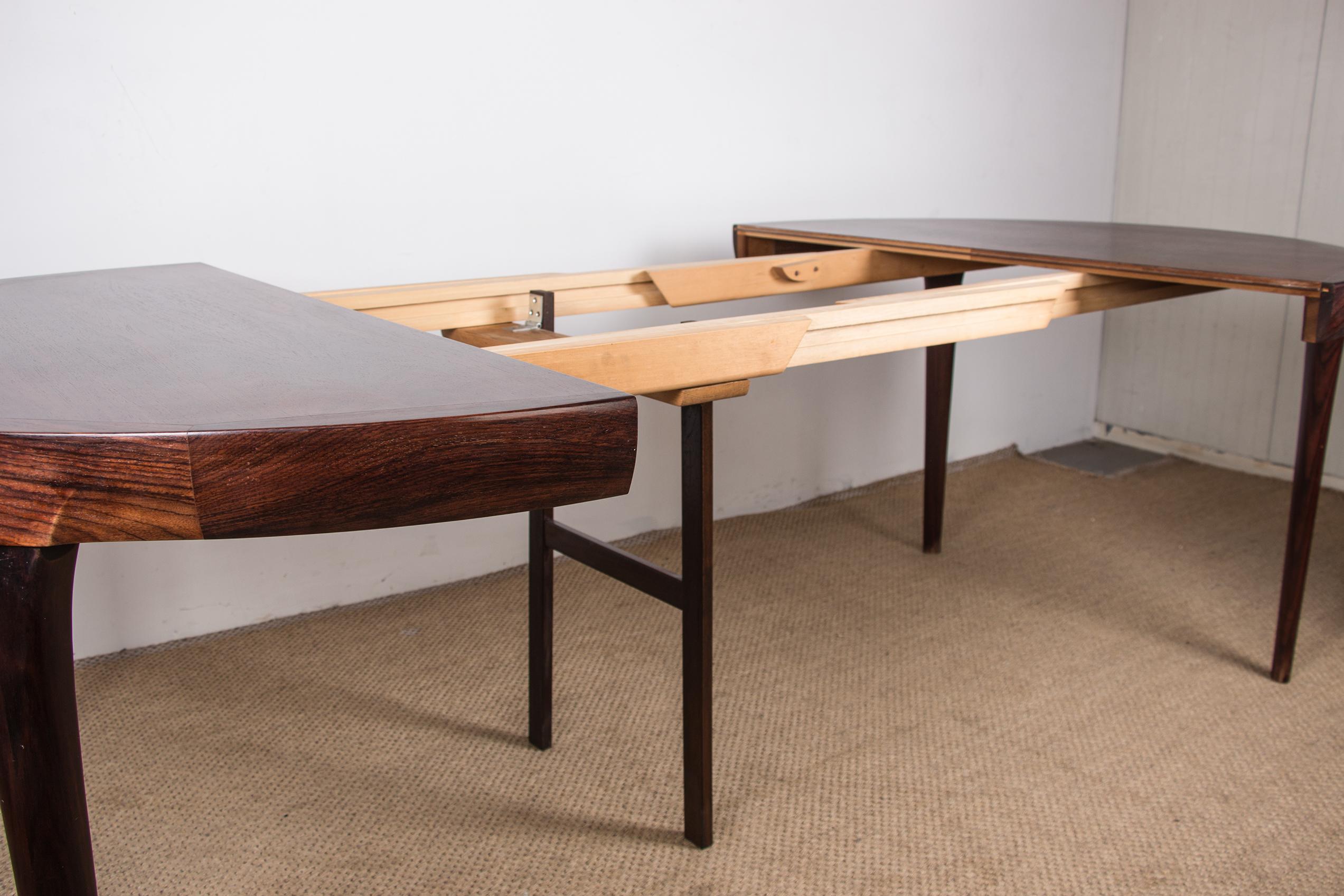 Danish Rosewood Dining Table by Ib Kofod-Larsen for Faarup, 1960s 4