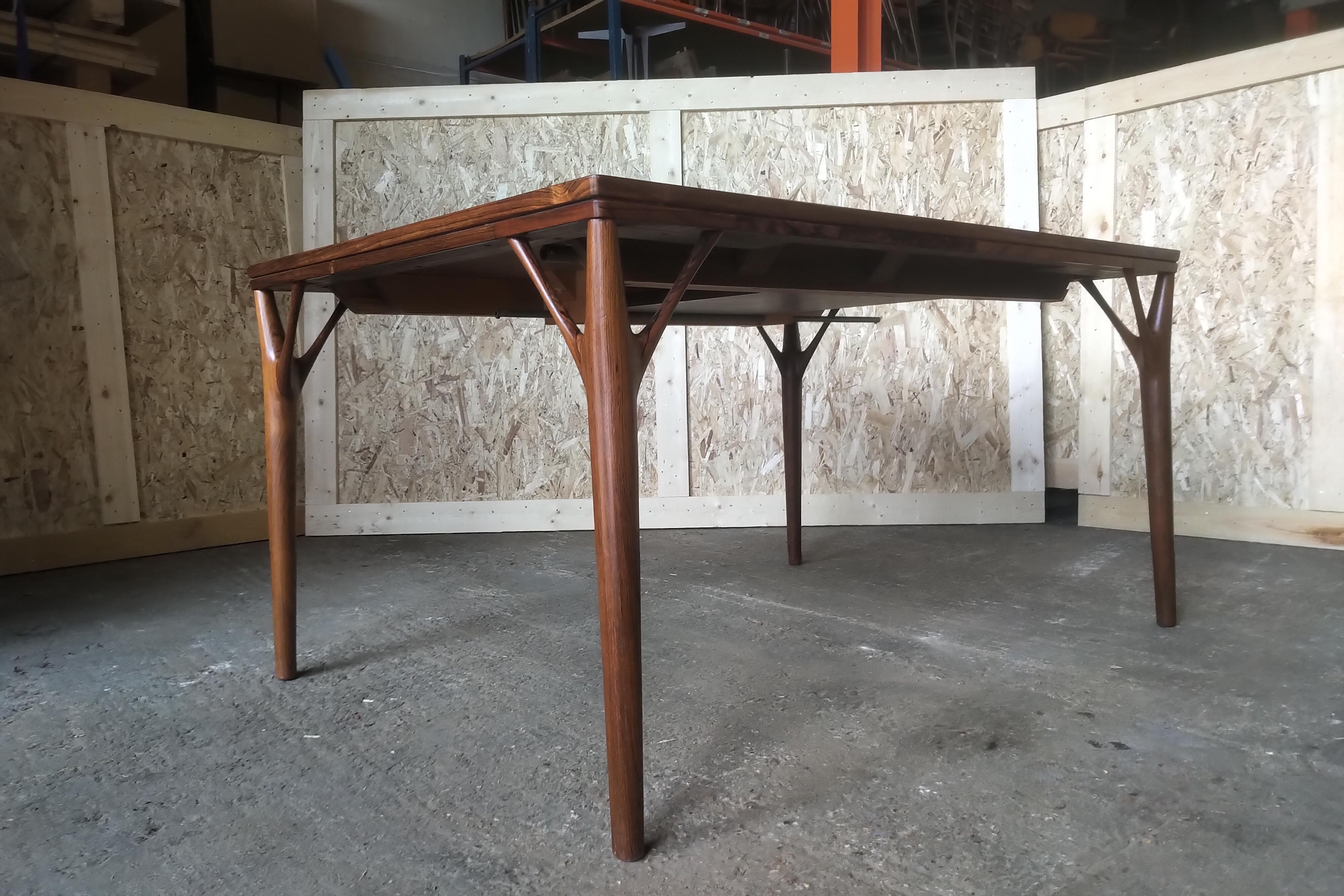 Danish Rosewood Dining Table circa 1950s Attributed to Helge Vestergaard Jensen For Sale 7