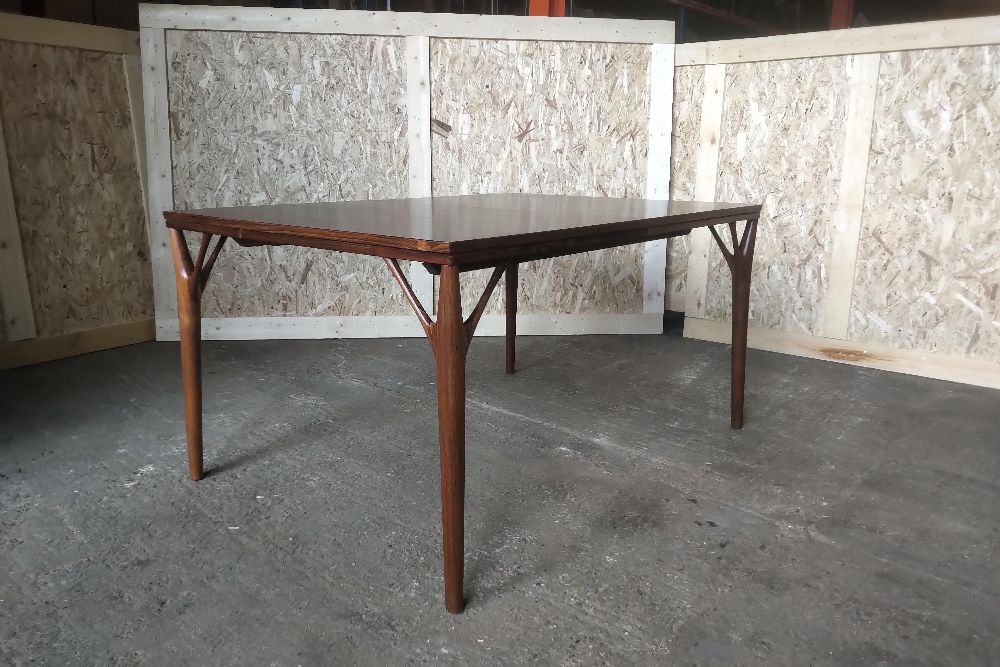 Danish Rosewood Dining Table circa 1950s Attributed to Helge Vestergaard Jensen For Sale 8