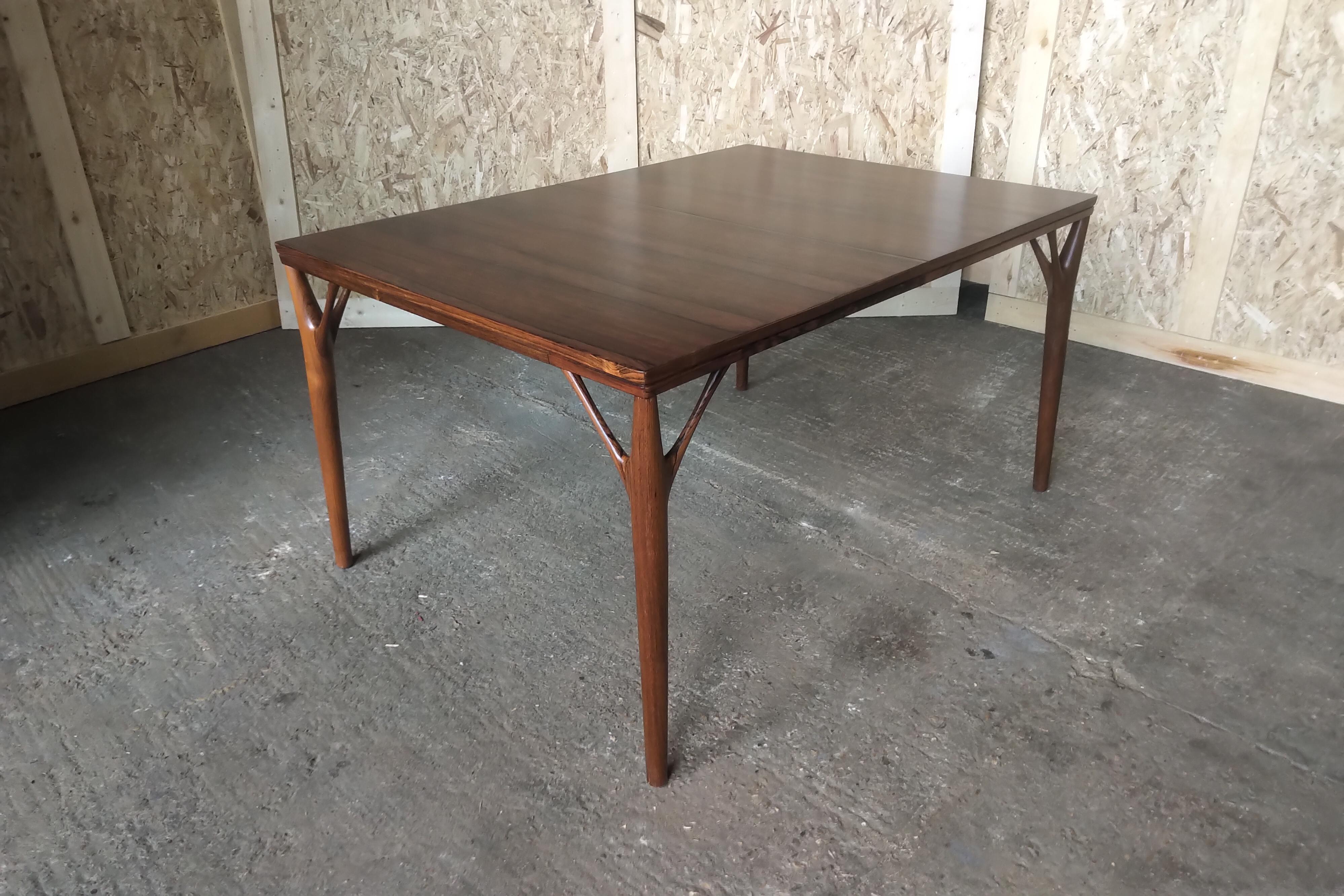 Danish Rosewood Dining Table circa 1950s Attributed to Helge Vestergaard Jensen For Sale 9