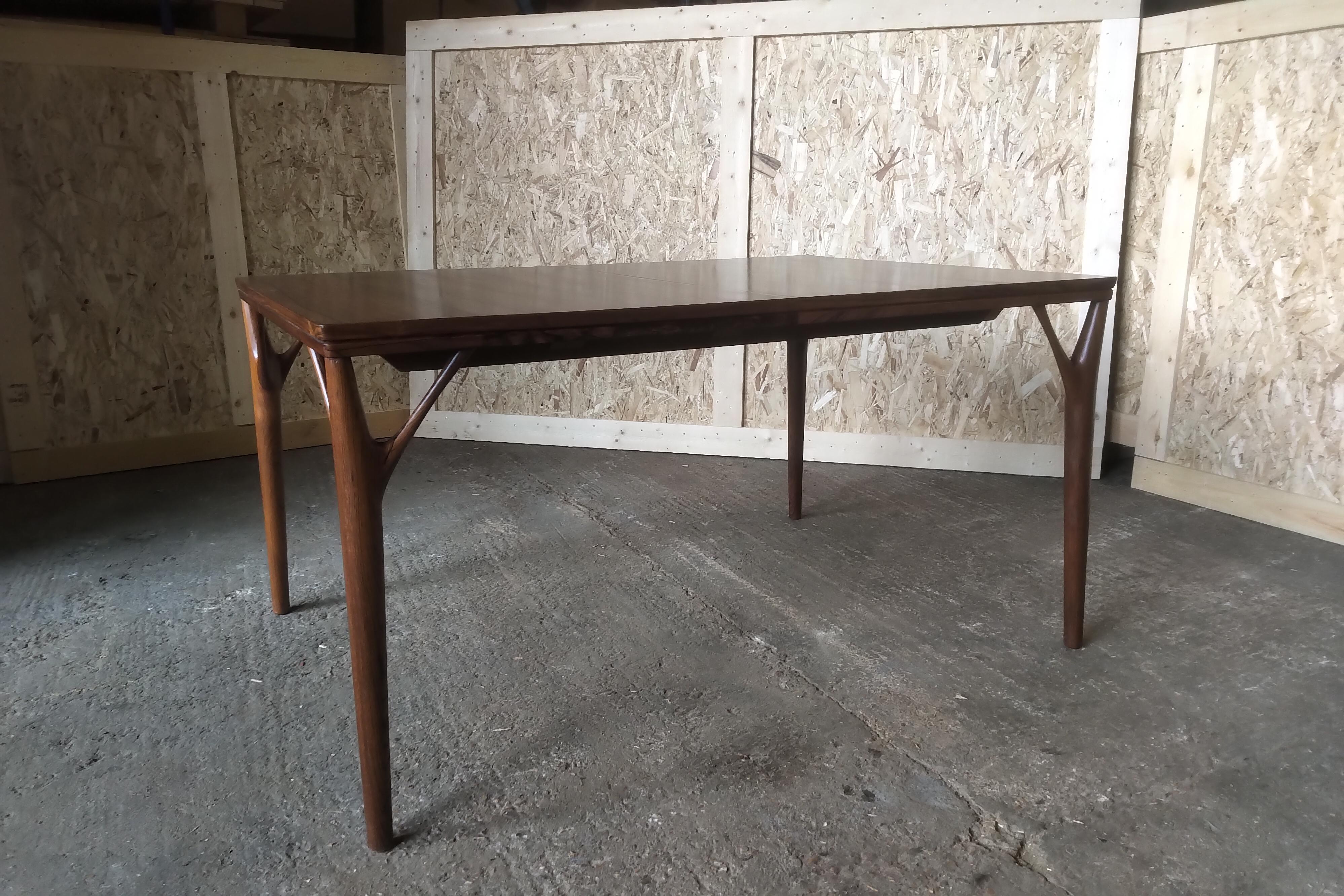 Danish Rosewood Dining Table circa 1950s Attributed to Helge Vestergaard Jensen For Sale 10