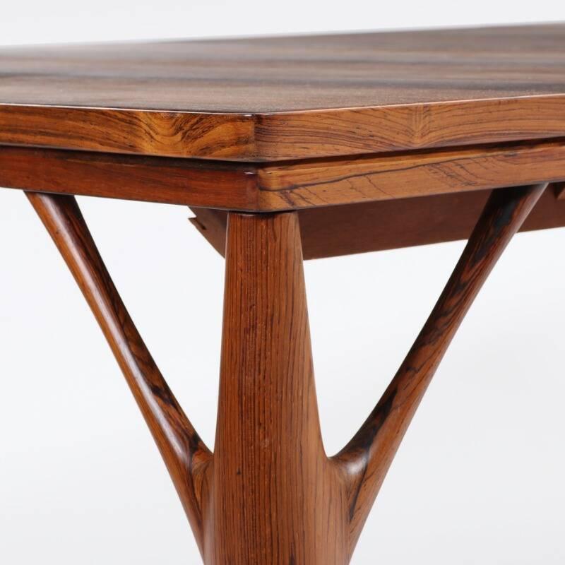 Mid-Century Modern Danish Rosewood Dining Table circa 1950s Attributed to Helge Vestergaard Jensen For Sale