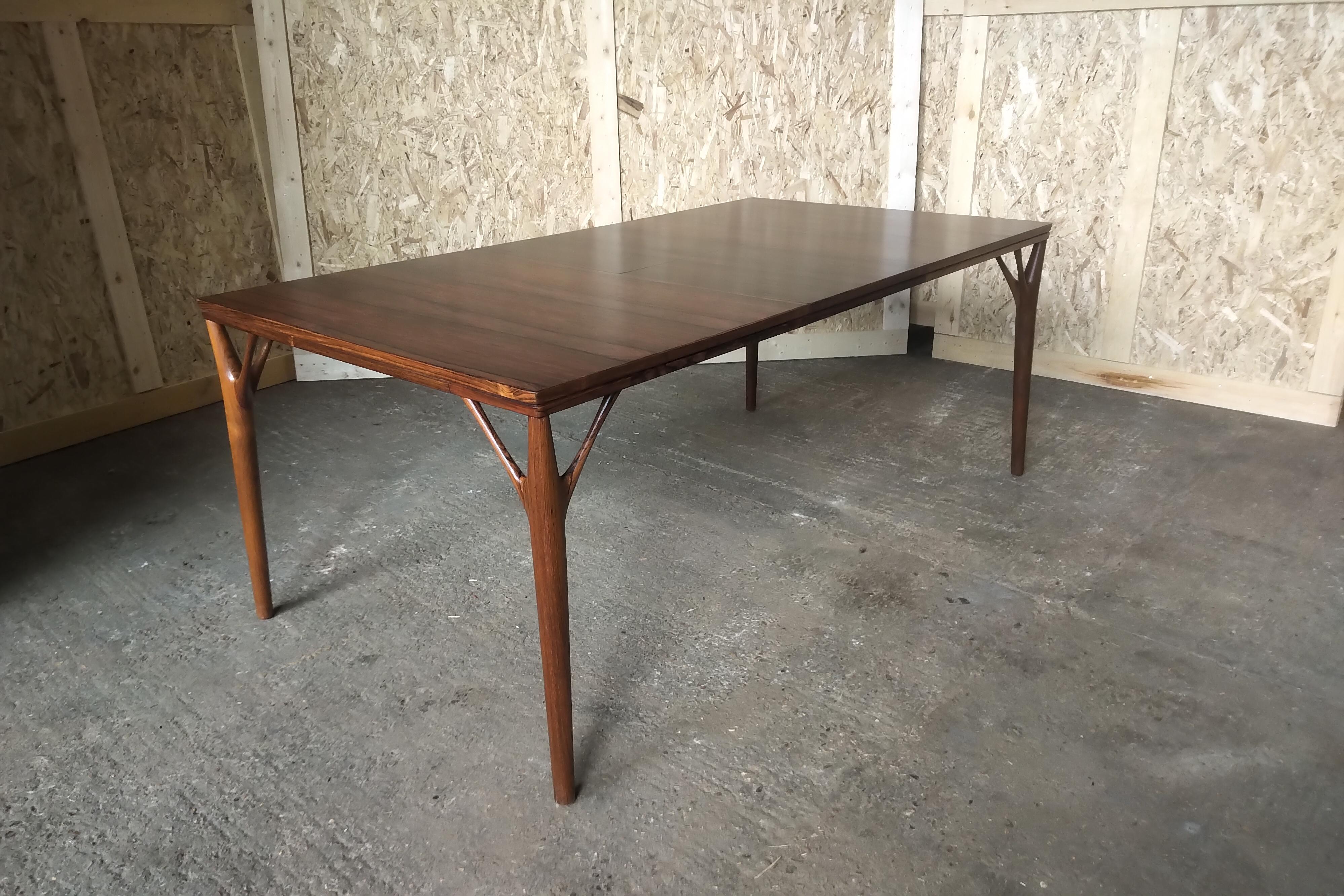 Mid-20th Century Danish Rosewood Dining Table circa 1950s Attributed to Helge Vestergaard Jensen For Sale