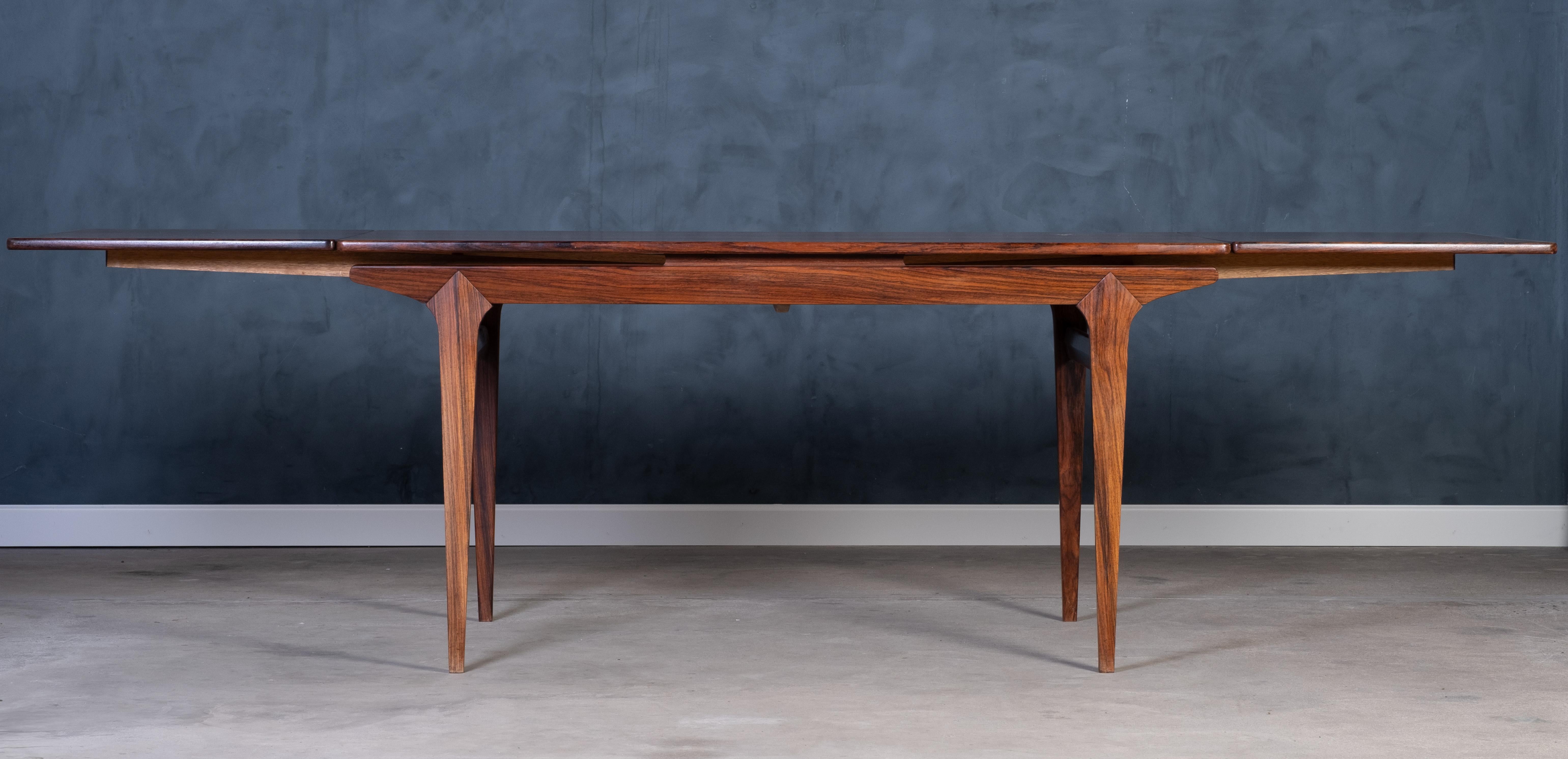Mid-Century Modern Danish Rosewood Dining Table with Extension, 1960s For Sale