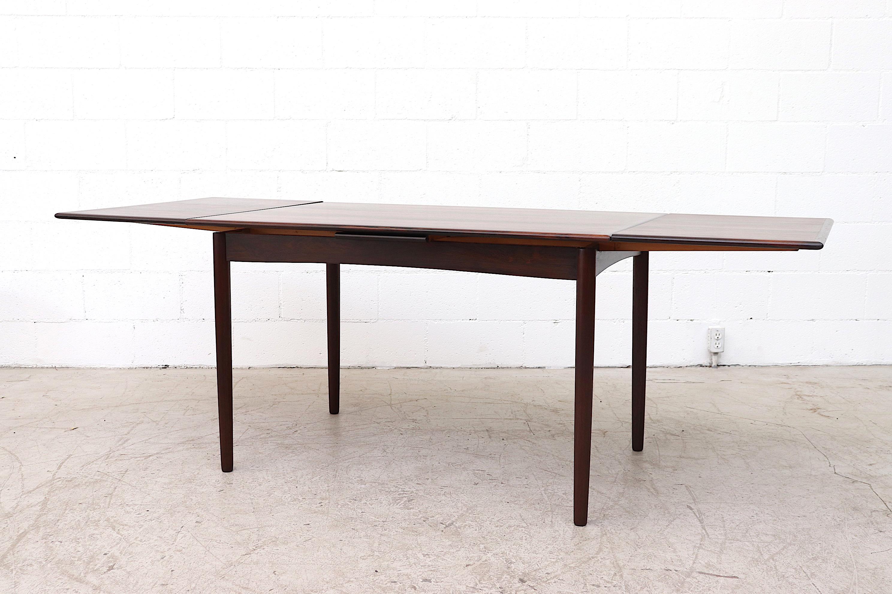 Danish Rosewood Dining Table with Leaf Extension In Good Condition In Los Angeles, CA