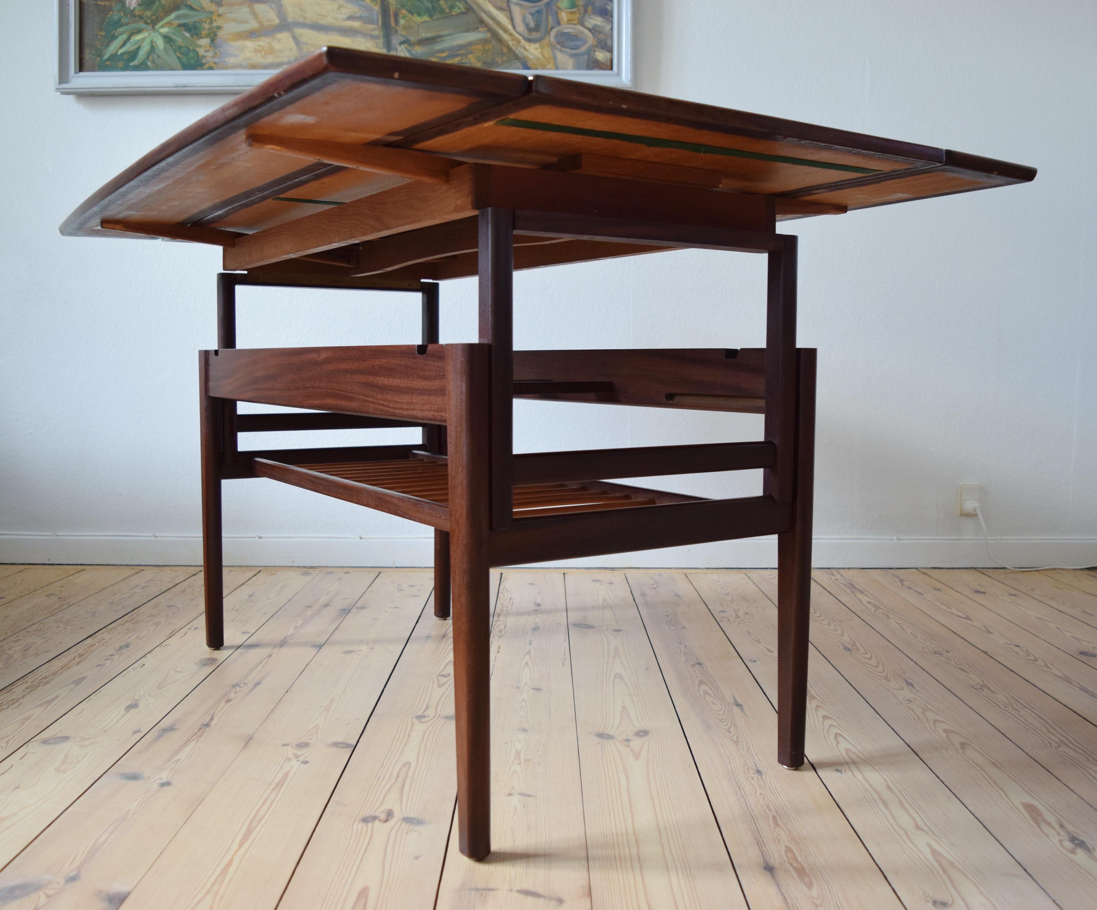 Danish Rosewood Elevator Table, Denmark, 1960s In Good Condition In Nyborg, DK