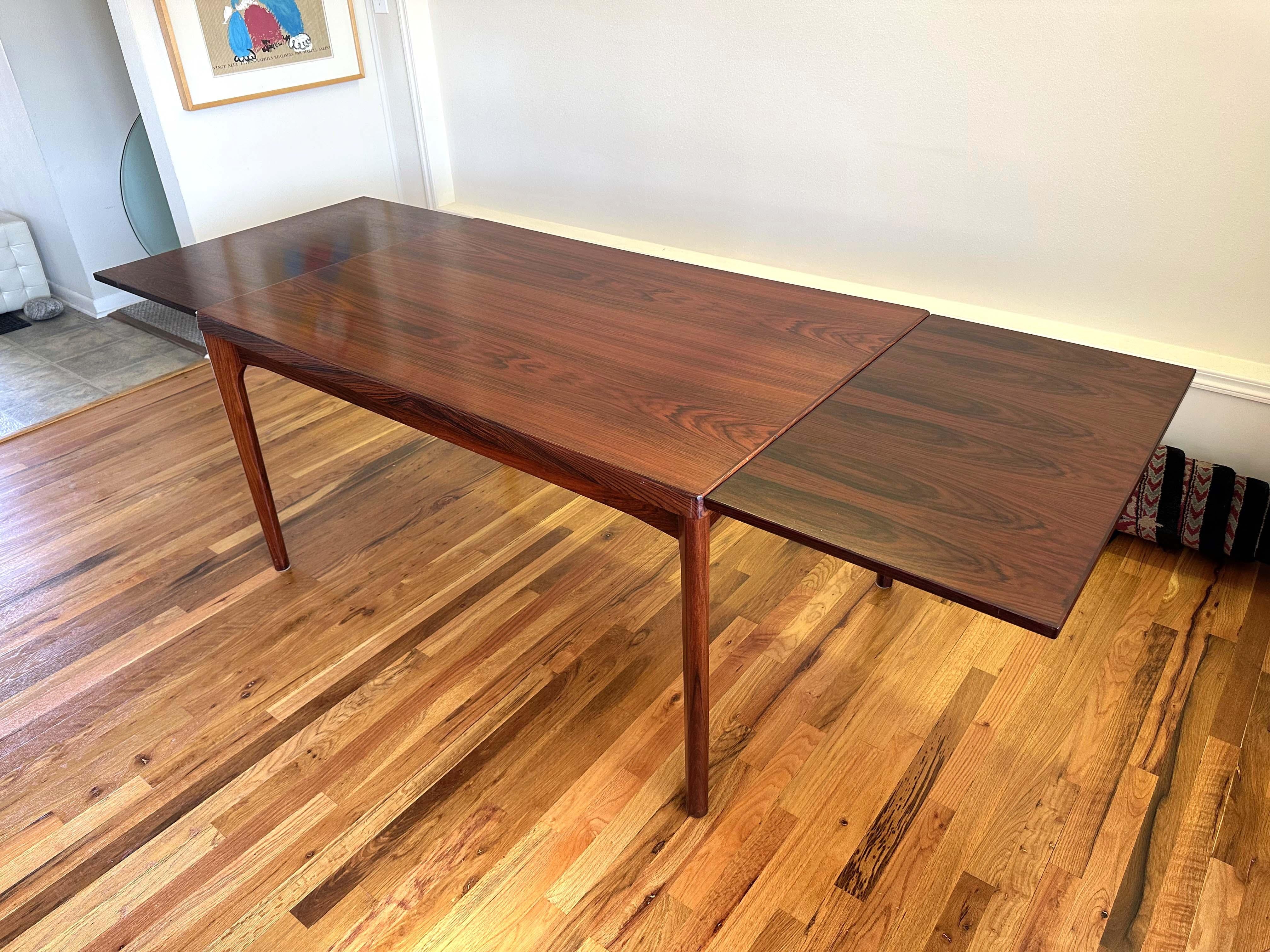 Danish Rosewood Extendable Dining Table by Henning Kjærnulf  1
