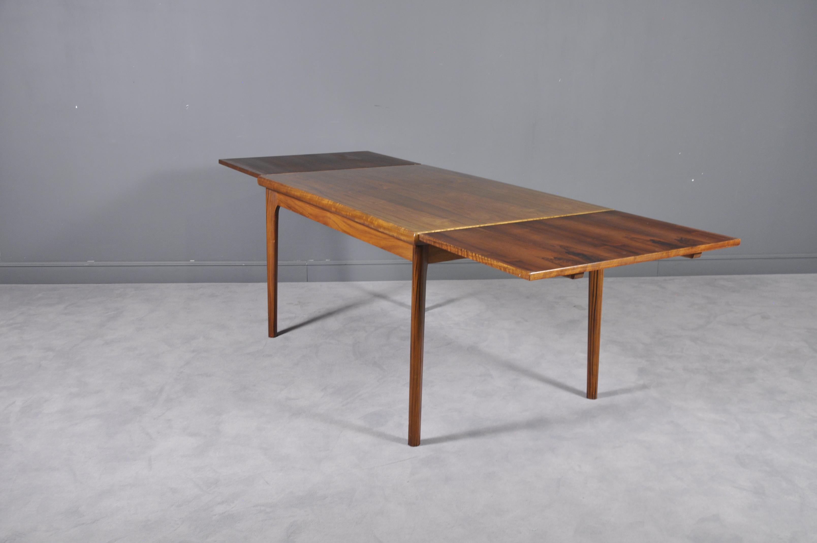 Mid-20th Century Danish Rosewood Extendable Dining Table by Henning Kjærnulf for Vejle, 1960s